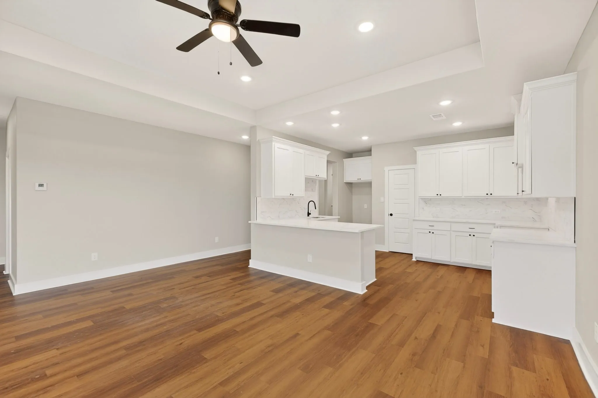 Single Family Residence For Sale in Cooke County , 749 J L Drive, Valley View, Texas 76272, 5 Bedroom, 3 Bathroom, 2 Garage spaces, 2,970 Sqft, built in 2025, mls#21291154, Real Estate Agent in Valley View, Homes For Sale in Cooke county, Homes For Sale in Valley View, Realtor in Valley View Texas, Real Estate Brokerage Independent Realty Texas, Luminita Cordes Realtor