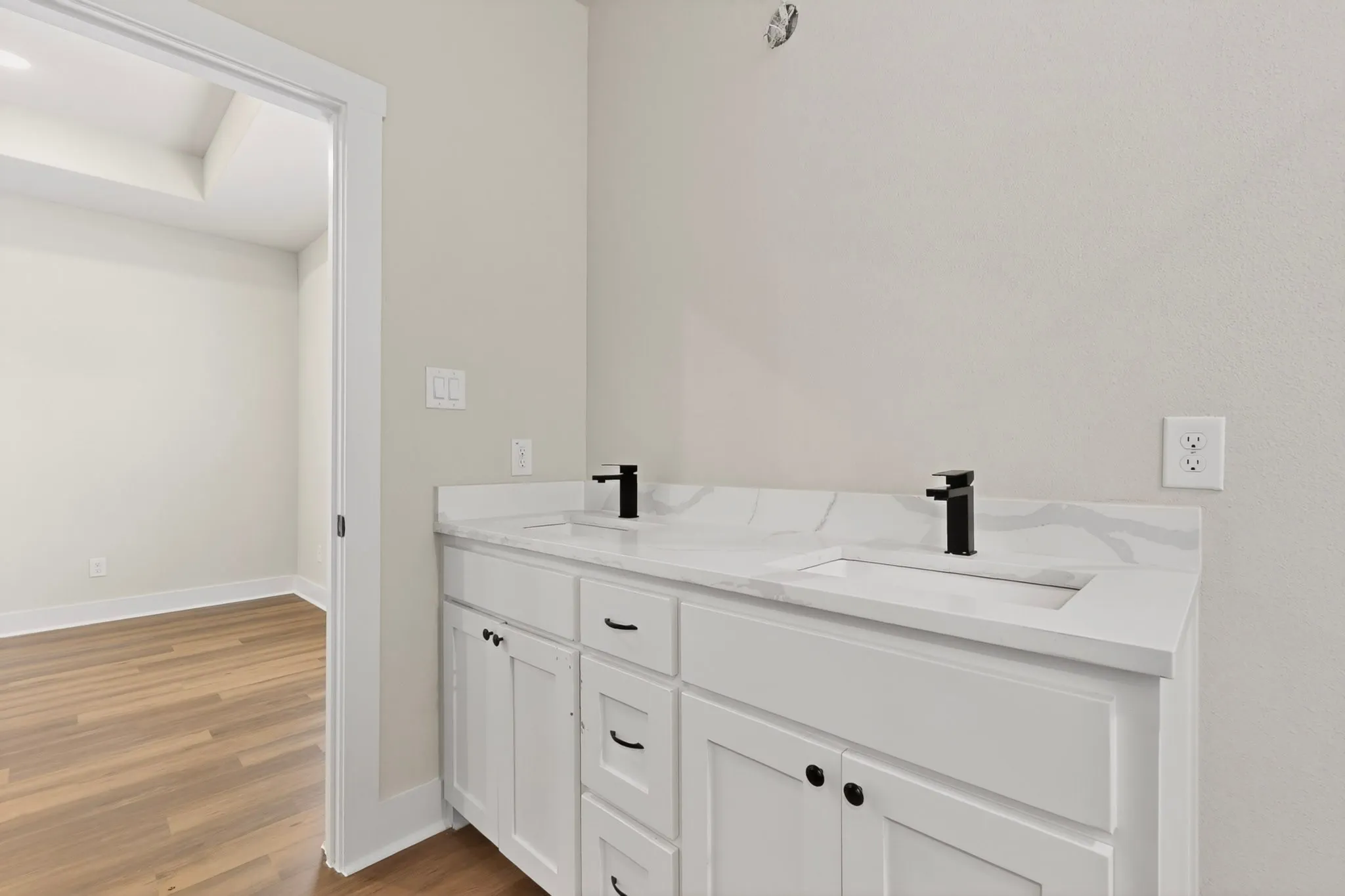 Single Family Residence For Sale in Cooke County , 749 J L Drive, Valley View, Texas 76272, 5 Bedroom, 3 Bathroom, 2 Garage spaces, 2,970 Sqft, built in 2025, mls#21291154, Real Estate Agent in Valley View, Homes For Sale in Cooke county, Homes For Sale in Valley View, Realtor in Valley View Texas, Real Estate Brokerage Independent Realty Texas, Luminita Cordes Realtor