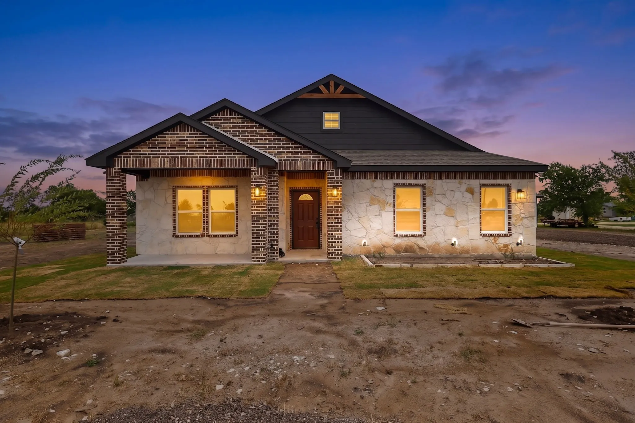 Single Family Residence For Sale in Cooke County , 749 J L Drive, Valley View, Texas 76272, 5 Bedroom, 3 Bathroom, 2 Garage spaces, 2,970 Sqft, built in 2025, mls#21291154, Real Estate Agent in Valley View, Homes For Sale in Cooke county, Homes For Sale in Valley View, Realtor in Valley View Texas, Real Estate Brokerage Independent Realty Texas, Luminita Cordes Realtor