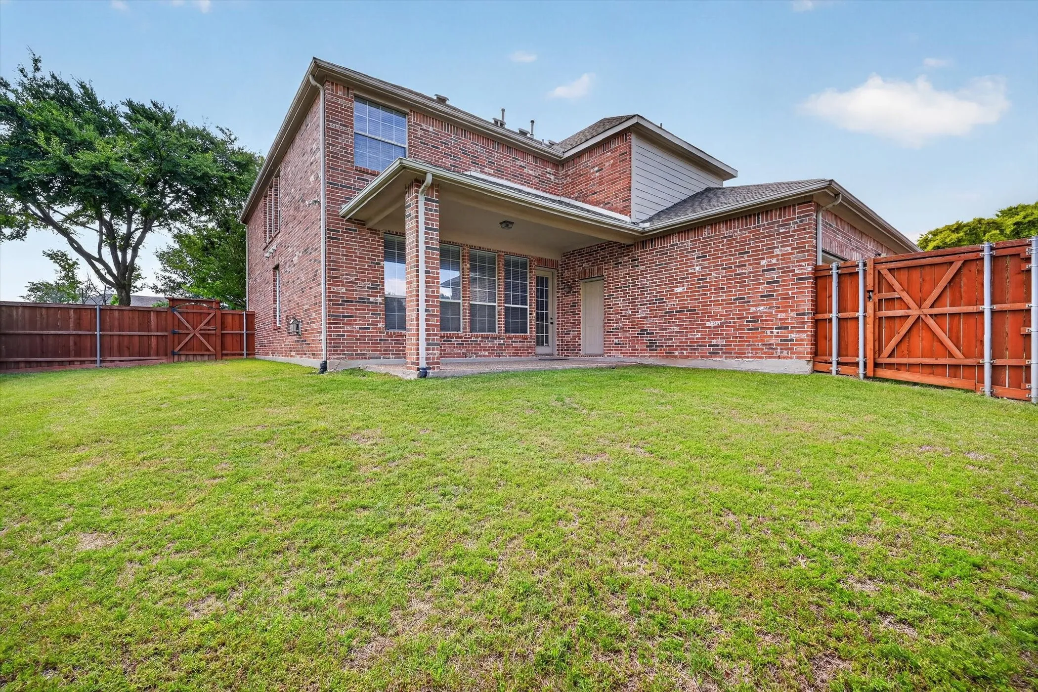 Single Family Residence For Sale in Collin County , 10901 Briar Brook Lane, Frisco, Texas 75033, 4 Bedroom, 4 Bathroom, 3 Garage spaces, 3,826 Sqft, built in 2003, mls#21287366, Real Estate Agent in Frisco, Homes For Sale in Collin county, Homes For Sale in Frisco, Realtor in Frisco Texas, Real Estate Brokerage Independent Realty Texas, Luminita Cordes Realtor