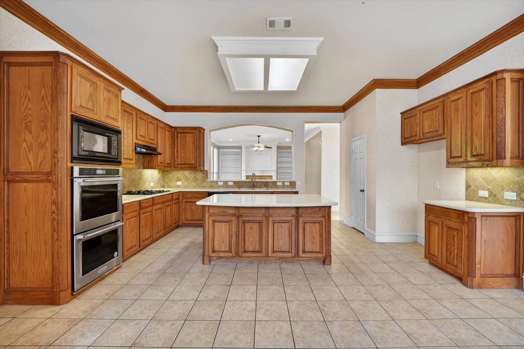 Single Family Residence For Sale in Collin County , 10901 Briar Brook Lane, Frisco, Texas 75033, 4 Bedroom, 4 Bathroom, 3 Garage spaces, 3,826 Sqft, built in 2003, mls#21287366, Real Estate Agent in Frisco, Homes For Sale in Collin county, Homes For Sale in Frisco, Realtor in Frisco Texas, Real Estate Brokerage Independent Realty Texas, Luminita Cordes Realtor