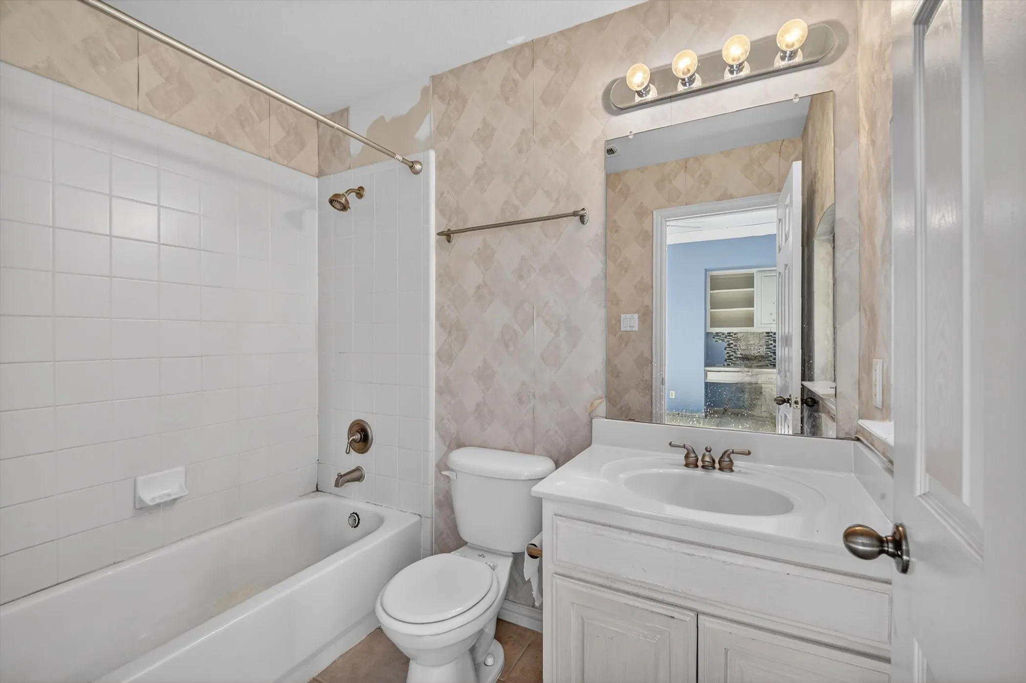 Single Family Residence For Sale in Collin County , 10901 Briar Brook Lane, Frisco, Texas 75033, 4 Bedroom, 4 Bathroom, 3 Garage spaces, 3,826 Sqft, built in 2003, mls#21287366, Real Estate Agent in Frisco, Homes For Sale in Collin county, Homes For Sale in Frisco, Realtor in Frisco Texas, Real Estate Brokerage Independent Realty Texas, Luminita Cordes Realtor