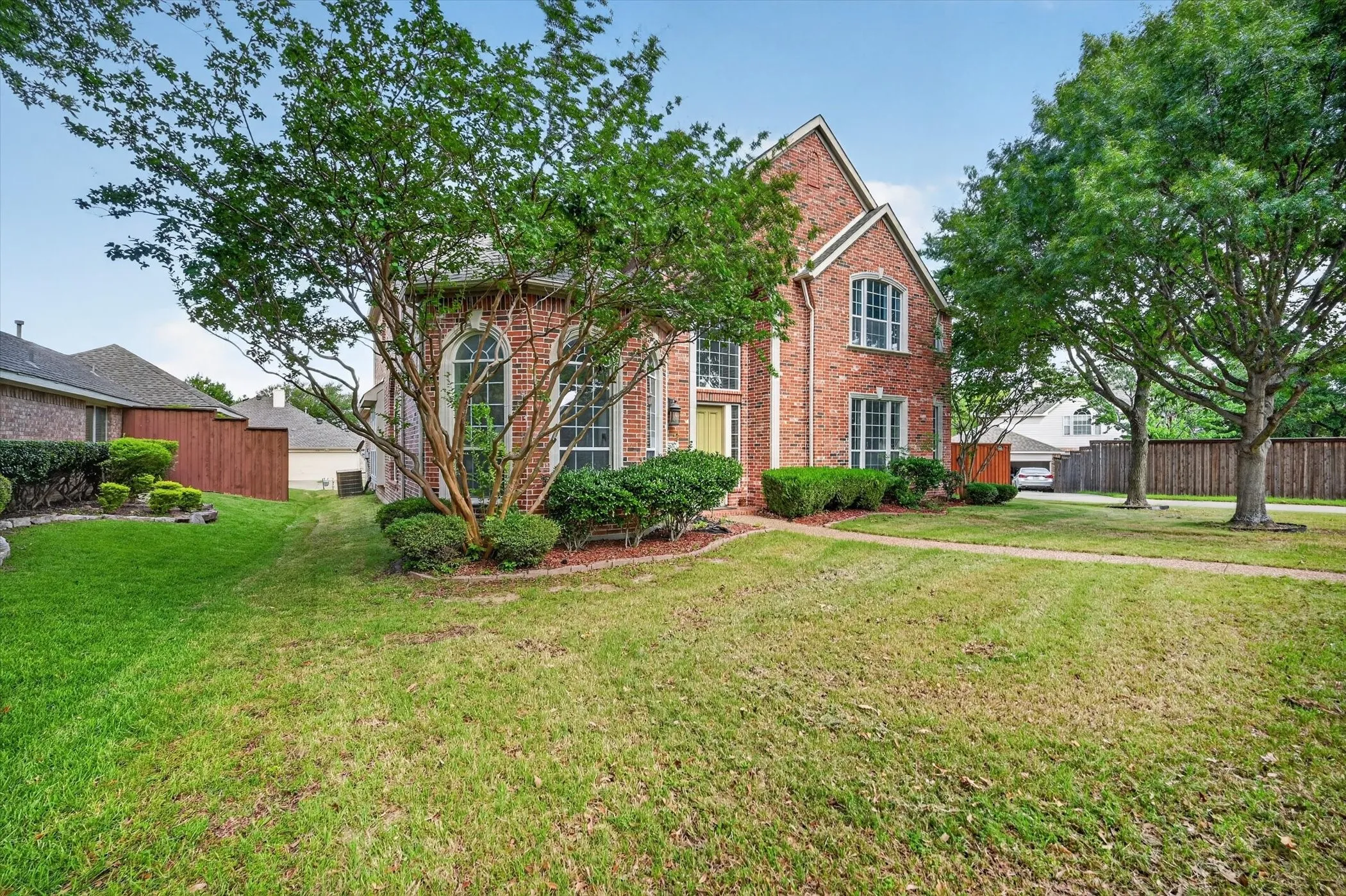Single Family Residence For Sale in Collin County , 10901 Briar Brook Lane, Frisco, Texas 75033, 4 Bedroom, 4 Bathroom, 3 Garage spaces, 3,826 Sqft, built in 2003, mls#21287366, Real Estate Agent in Frisco, Homes For Sale in Collin county, Homes For Sale in Frisco, Realtor in Frisco Texas, Real Estate Brokerage Independent Realty Texas, Luminita Cordes Realtor