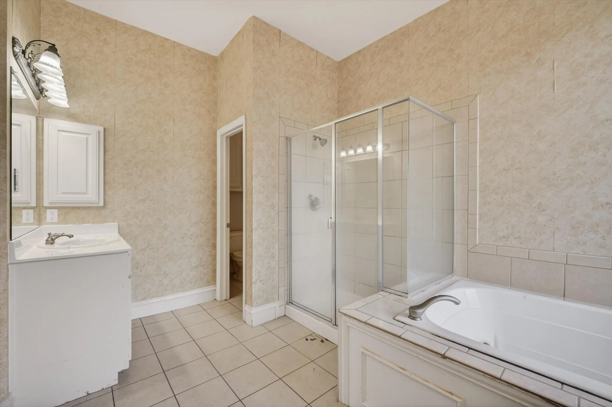 Single Family Residence For Sale in Collin County , 10901 Briar Brook Lane, Frisco, Texas 75033, 4 Bedroom, 4 Bathroom, 3 Garage spaces, 3,826 Sqft, built in 2003, mls#21287366, Real Estate Agent in Frisco, Homes For Sale in Collin county, Homes For Sale in Frisco, Realtor in Frisco Texas, Real Estate Brokerage Independent Realty Texas, Luminita Cordes Realtor