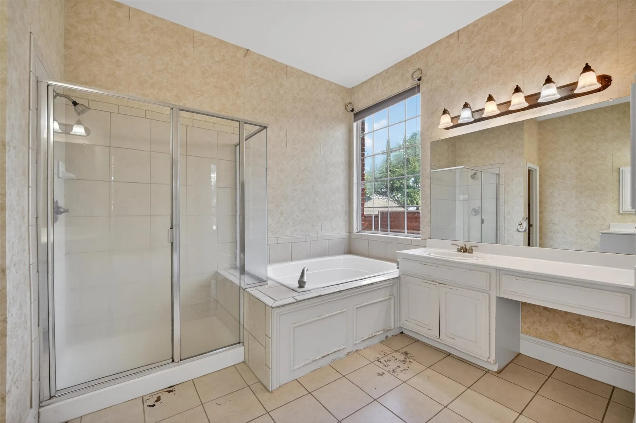 Single Family Residence For Sale in Collin County , 10901 Briar Brook Lane, Frisco, Texas 75033, 4 Bedroom, 4 Bathroom, 3 Garage spaces, 3,826 Sqft, built in 2003, mls#21287366, Real Estate Agent in Frisco, Homes For Sale in Collin county, Homes For Sale in Frisco, Realtor in Frisco Texas, Real Estate Brokerage Independent Realty Texas, Luminita Cordes Realtor