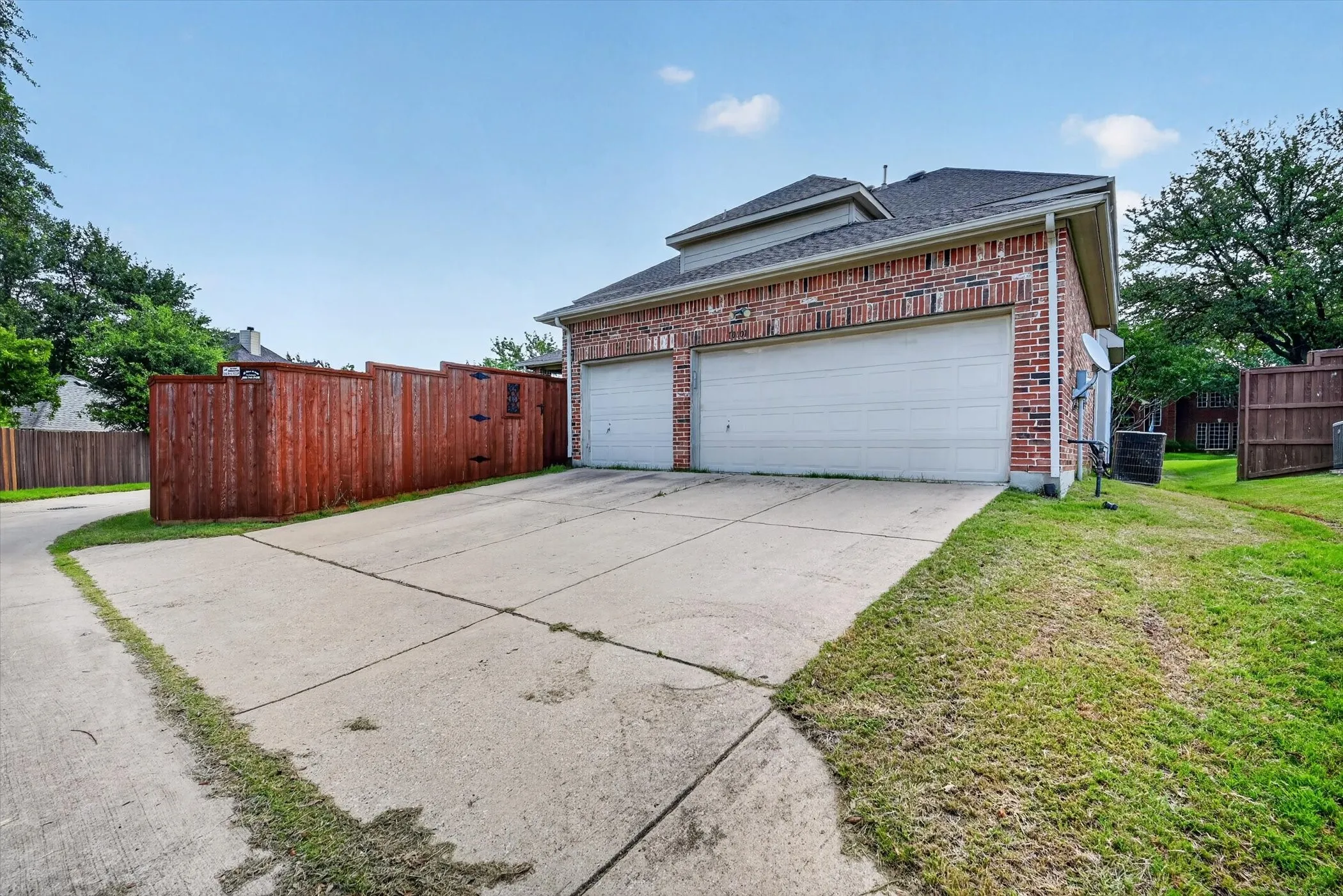 Single Family Residence For Sale in Collin County , 10901 Briar Brook Lane, Frisco, Texas 75033, 4 Bedroom, 4 Bathroom, 3 Garage spaces, 3,826 Sqft, built in 2003, mls#21287366, Real Estate Agent in Frisco, Homes For Sale in Collin county, Homes For Sale in Frisco, Realtor in Frisco Texas, Real Estate Brokerage Independent Realty Texas, Luminita Cordes Realtor