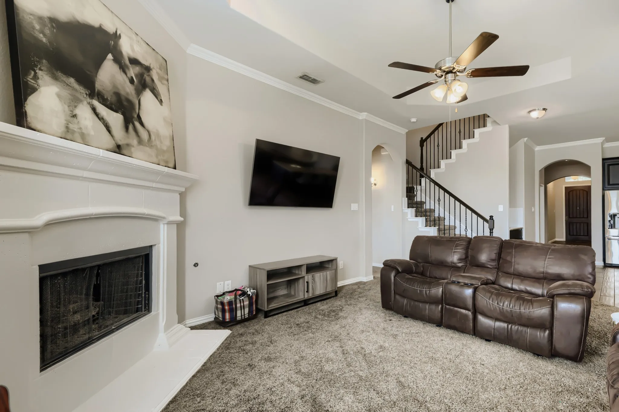 Single Family Residence For Sale in Denton County , 2002 Milano Lane, Lewisville, Texas 75077, 3 Bedroom, 3 Bathroom, 2 Garage spaces, 2,515 Sqft, built in 2016, mls#21291191, Real Estate Agent in Lewisville, Homes For Sale in Denton county, Homes For Sale in Lewisville, Realtor in Lewisville Texas, Real Estate Brokerage Independent Realty Texas, Luminita Cordes Realtor