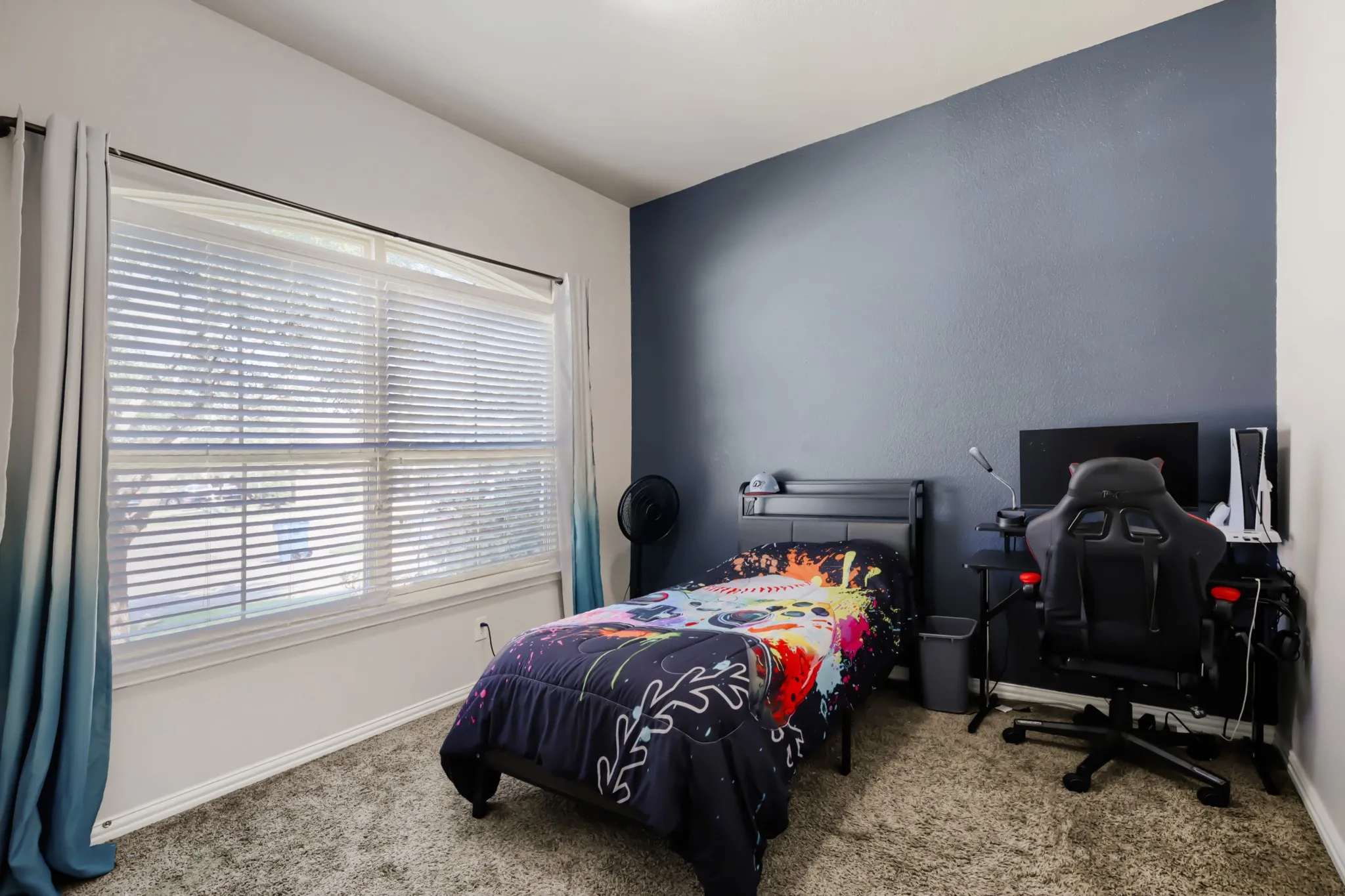 Single Family Residence For Sale in Denton County , 2002 Milano Lane, Lewisville, Texas 75077, 3 Bedroom, 3 Bathroom, 2 Garage spaces, 2,515 Sqft, built in 2016, mls#21291191, Real Estate Agent in Lewisville, Homes For Sale in Denton county, Homes For Sale in Lewisville, Realtor in Lewisville Texas, Real Estate Brokerage Independent Realty Texas, Luminita Cordes Realtor