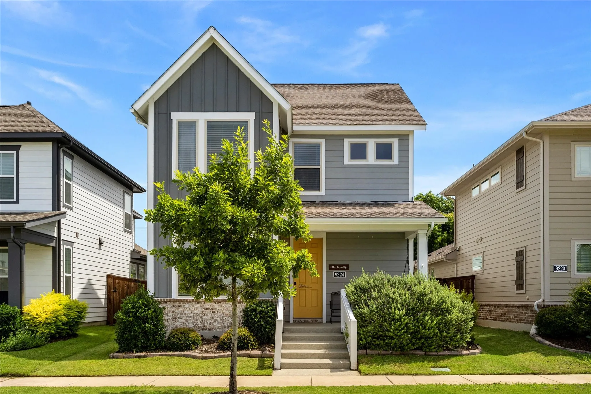 Single Family Residence For Sale in Dallas County , 9224 Lamar Street, Rowlett, Texas 75089, 3 Bedroom, 3 Bathroom, 2 Garage spaces, 2,396 Sqft, built in 2020, mls#21291182, Real Estate Agent in Rowlett, Homes For Sale in Dallas county, Homes For Sale in Rowlett, Realtor in Rowlett Texas, Real Estate Brokerage Independent Realty Texas, Luminita Cordes Realtor