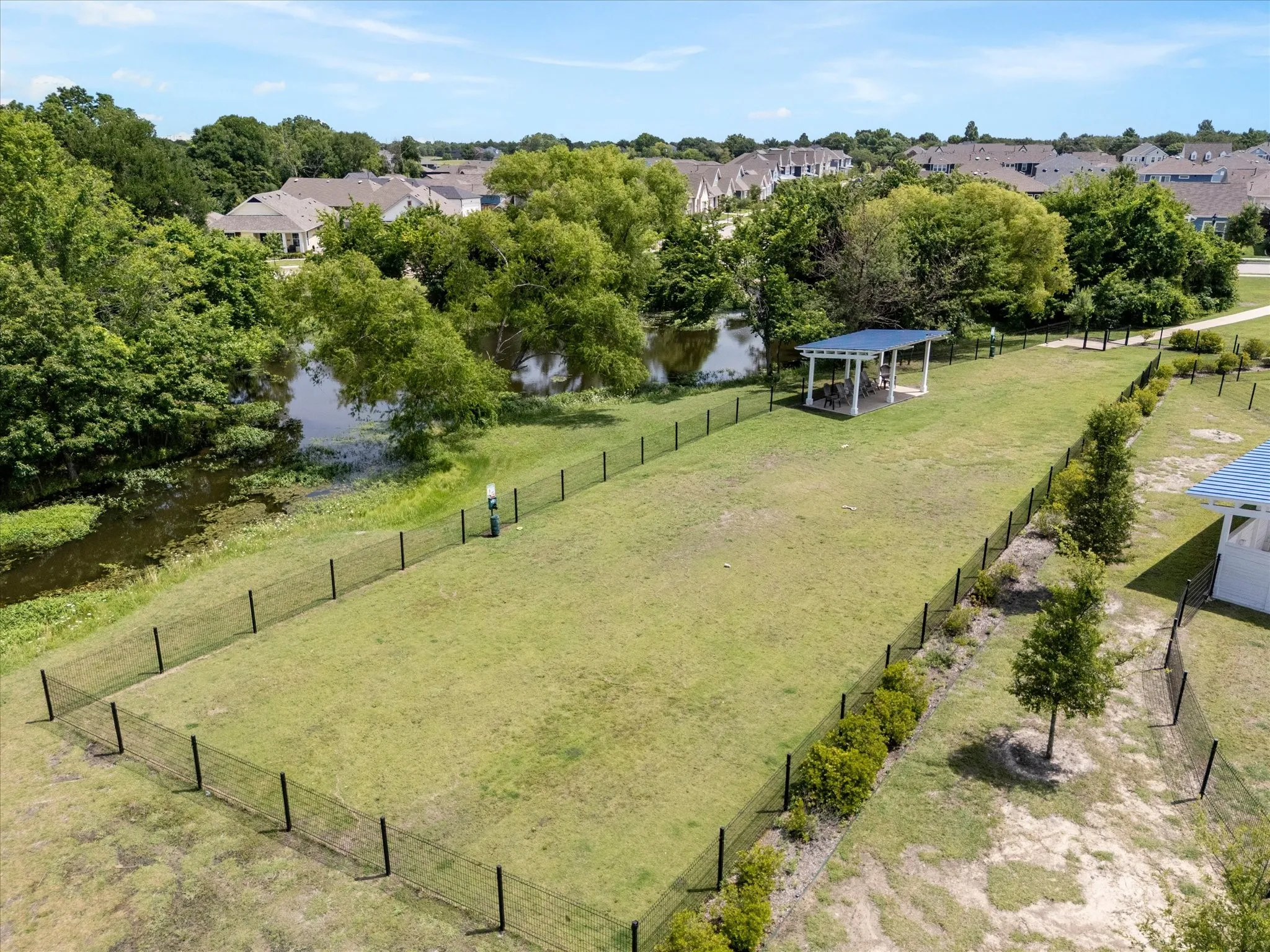 Single Family Residence For Sale in Dallas County , 9224 Lamar Street, Rowlett, Texas 75089, 3 Bedroom, 3 Bathroom, 2 Garage spaces, 2,396 Sqft, built in 2020, mls#21291182, Real Estate Agent in Rowlett, Homes For Sale in Dallas county, Homes For Sale in Rowlett, Realtor in Rowlett Texas, Real Estate Brokerage Independent Realty Texas, Luminita Cordes Realtor