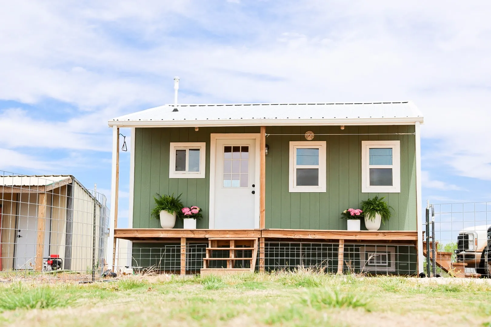 Single Family Residence For Sale in Jones County , 13558 County Road 440, Merkel, Texas 79536, 1 Bedroom, 1 Bathroom, Garage spaces, 400 Sqft, built in 2024, mls#21291199, Real Estate Agent in Merkel, Homes For Sale in Jones county, Homes For Sale in Merkel, Realtor in Merkel Texas, Real Estate Brokerage Independent Realty Texas, Luminita Cordes Realtor