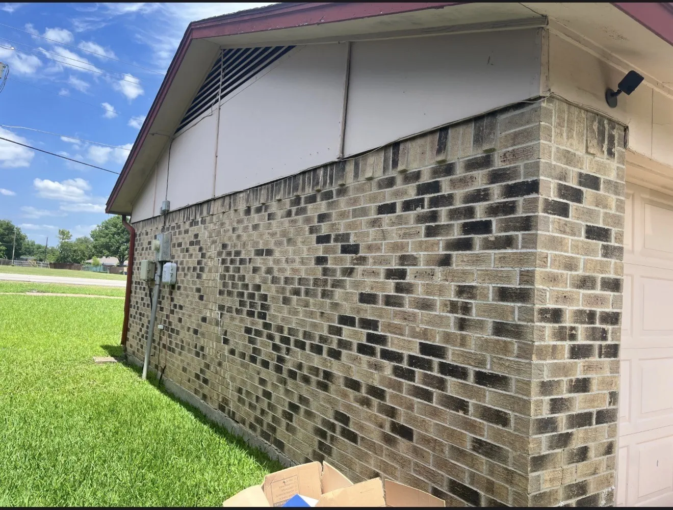 Single Family Residence For Sale in Dallas County , 914 Pleasant Valley Road, Garland, Texas 75040, 3 Bedrooms, 2 Bathrooms, 1 Garage spaces, 938 Sqft, built in 1969, Price $200,000, mls#21291216, Real Estate Agent in Garland, Homes For Sale in Dallas county, Homes For Sale in Garland, Realtor in Garland Texas, Real Estate Brokerage Independent Realty Texas, Luminita Cordes Realtor