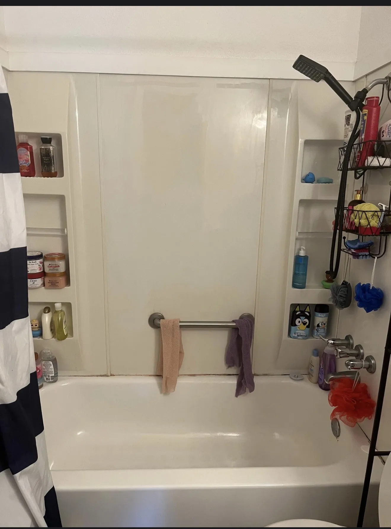 Single Family Residence For Sale in Dallas County , 914 Pleasant Valley Road, Garland, Texas 75040, 3 Bedrooms, 2 Bathrooms, 1 Garage spaces, 938 Sqft, built in 1969, Price $200,000, mls#21291216, Real Estate Agent in Garland, Homes For Sale in Dallas county, Homes For Sale in Garland, Realtor in Garland Texas, Real Estate Brokerage Independent Realty Texas, Luminita Cordes Realtor