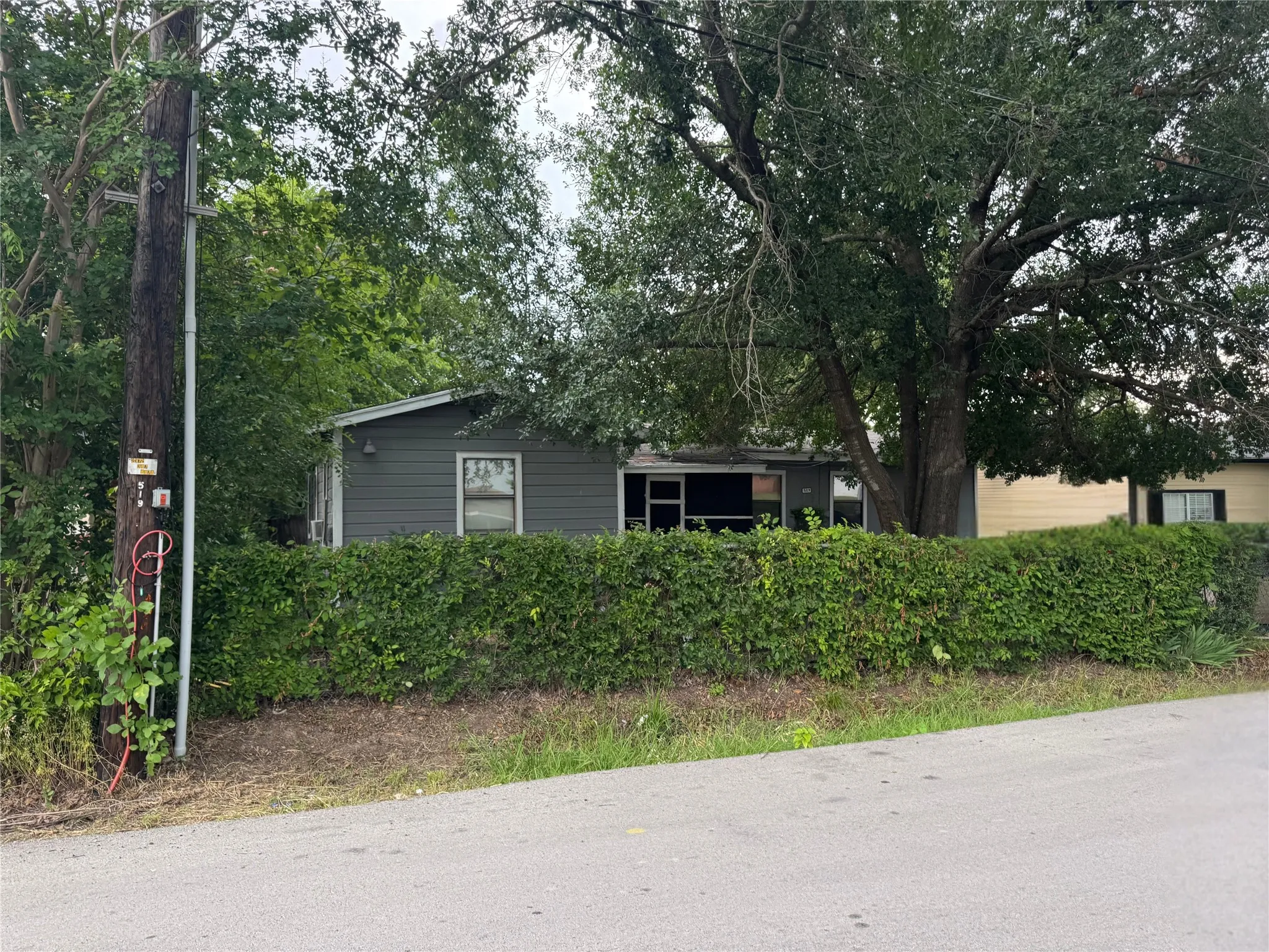 Single Family Residence For Sale in Kaufman County , 519 New Hope Street, Terrell, Texas 75160, 3 Bedrooms, 1 Bathroom, Garage spaces, 922 Sqft, built in 1995, Price $150,000, mls#21291229, Real Estate Agent in Terrell, Homes For Sale in Kaufman county, Homes For Sale in Terrell, Realtor in Terrell Texas, Real Estate Brokerage Independent Realty Texas, Luminita Cordes Realtor