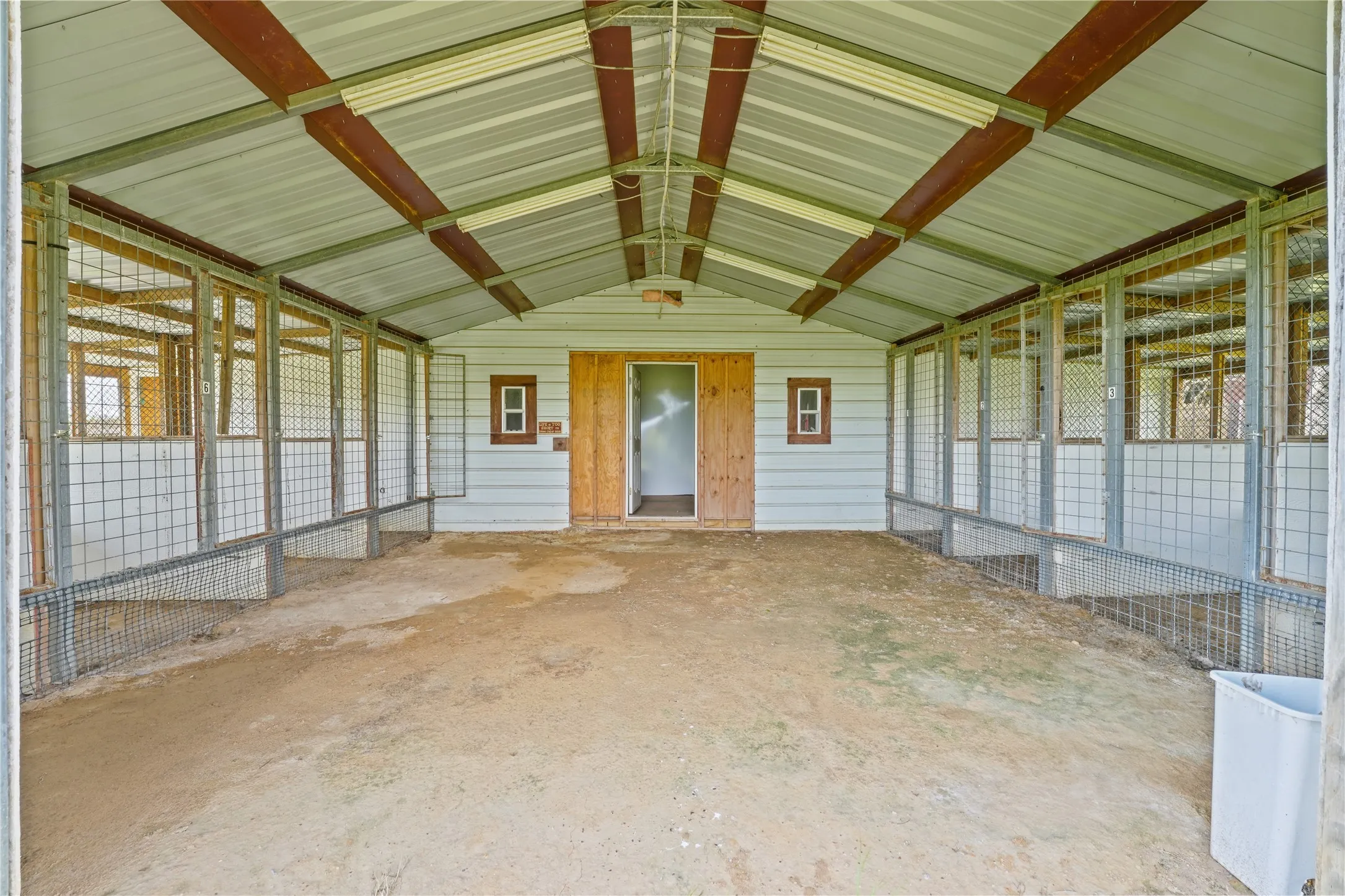 Single Family Residence For Sale in Kaufman County , 7754 County Road 275, Terrell, Texas 75160, 3 Bedroom, 3 Bathroom, 2 Garage spaces, 1,906 Sqft, built in 2006, mls#21289753, Real Estate Agent in Terrell, Homes For Sale in Kaufman county, Homes For Sale in Terrell, Realtor in Terrell Texas, Real Estate Brokerage Independent Realty Texas, Luminita Cordes Realtor