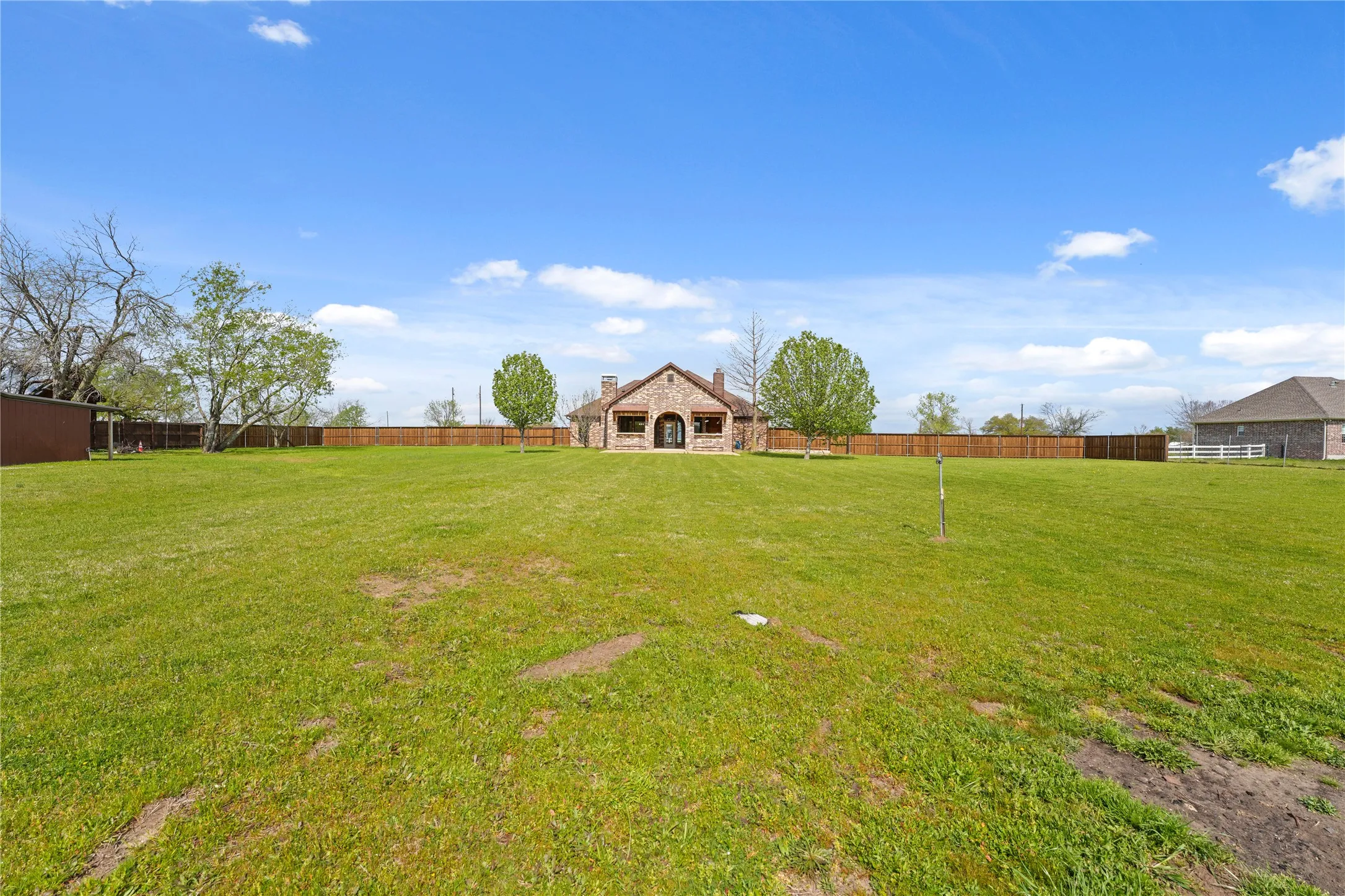 Single Family Residence For Sale in Kaufman County , 7754 County Road 275, Terrell, Texas 75160, 3 Bedroom, 3 Bathroom, 2 Garage spaces, 1,906 Sqft, built in 2006, mls#21289753, Real Estate Agent in Terrell, Homes For Sale in Kaufman county, Homes For Sale in Terrell, Realtor in Terrell Texas, Real Estate Brokerage Independent Realty Texas, Luminita Cordes Realtor