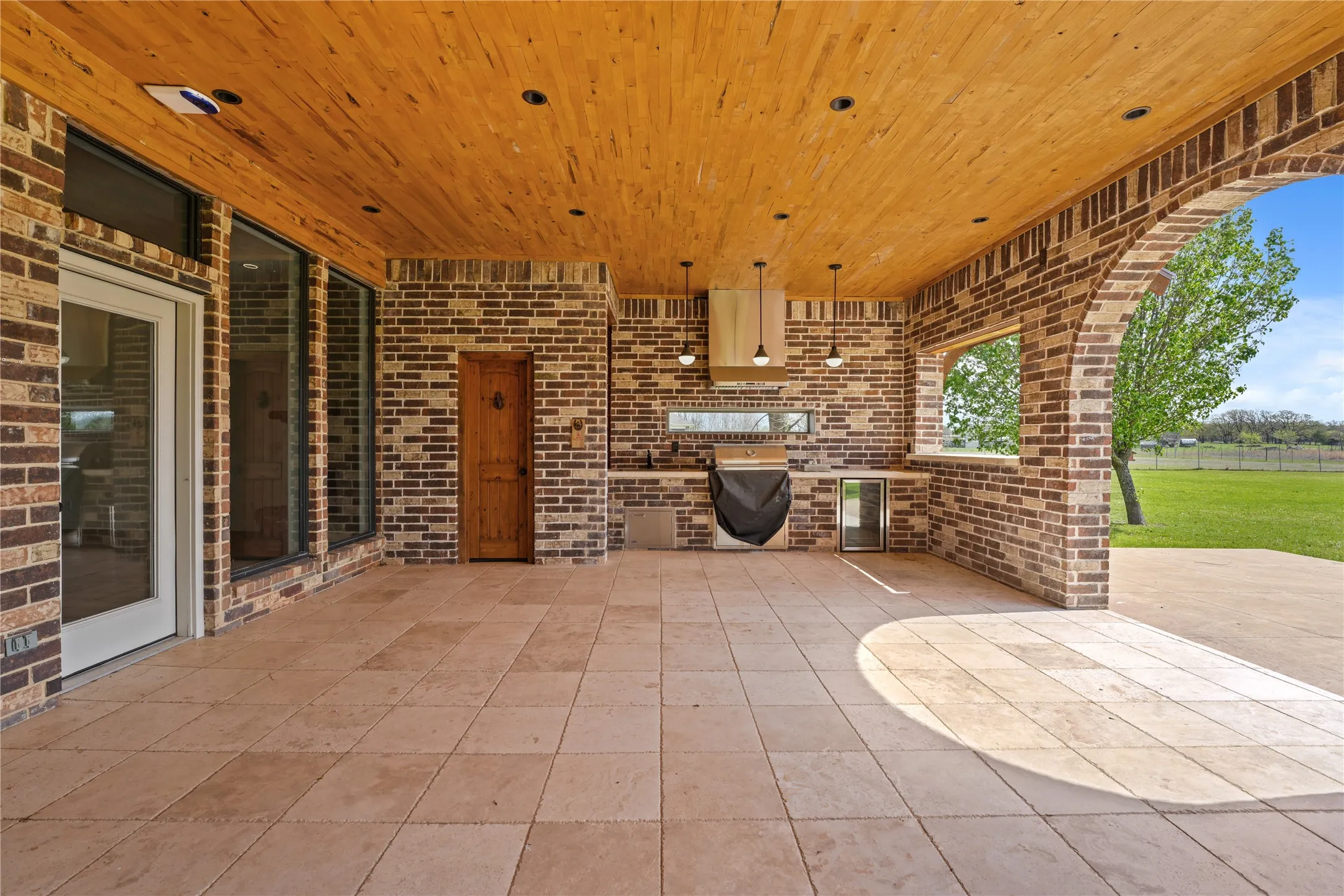 Single Family Residence For Sale in Kaufman County , 7754 County Road 275, Terrell, Texas 75160, 3 Bedroom, 3 Bathroom, 2 Garage spaces, 1,906 Sqft, built in 2006, mls#21289753, Real Estate Agent in Terrell, Homes For Sale in Kaufman county, Homes For Sale in Terrell, Realtor in Terrell Texas, Real Estate Brokerage Independent Realty Texas, Luminita Cordes Realtor