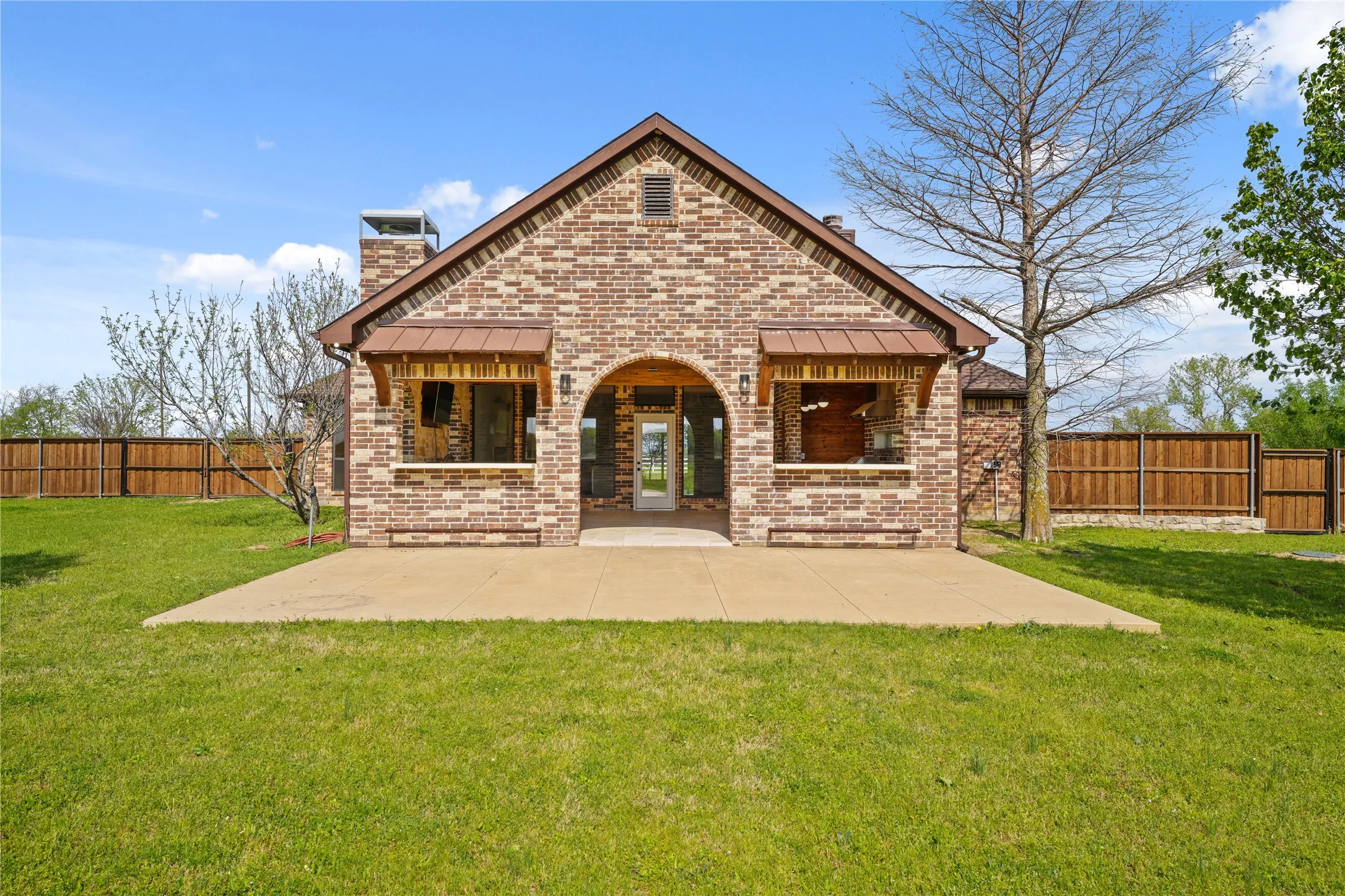 Single Family Residence For Sale in Kaufman County , 7754 County Road 275, Terrell, Texas 75160, 3 Bedroom, 3 Bathroom, 2 Garage spaces, 1,906 Sqft, built in 2006, mls#21289753, Real Estate Agent in Terrell, Homes For Sale in Kaufman county, Homes For Sale in Terrell, Realtor in Terrell Texas, Real Estate Brokerage Independent Realty Texas, Luminita Cordes Realtor