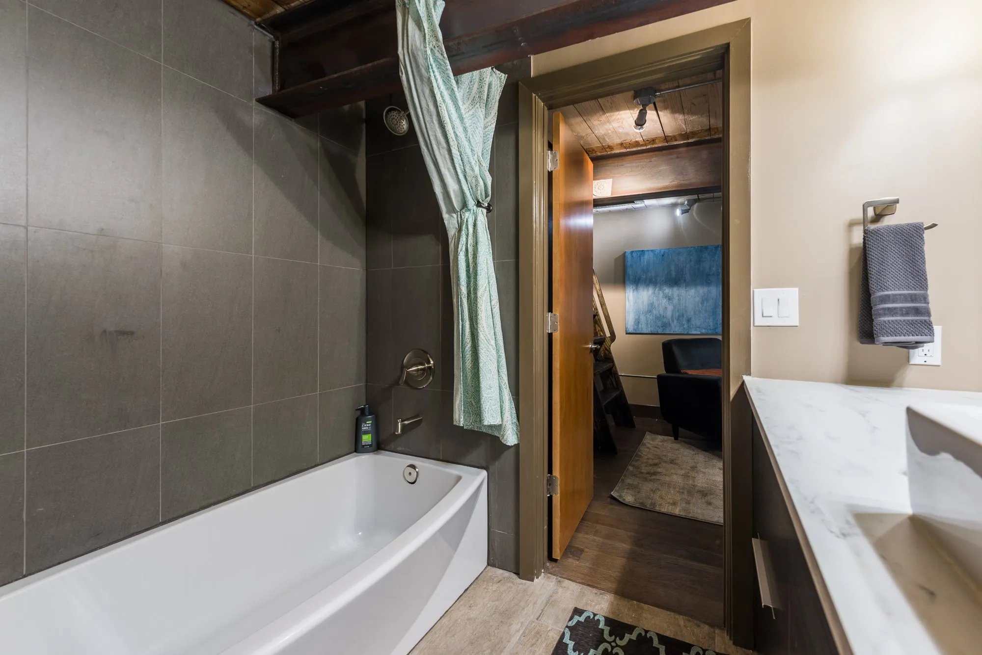 Townhouse For Rent in Dallas County , 3100 Commerce Street 140, Dallas, Texas 75226, 1 Bedroom, 1 Bathroom, Garage spaces, 1,000 Sqft, built in 1940, Price $1,899, mls#21291237, Real Estate Agent in Dallas, Homes For Rent in Dallas county, Homes For Rent in Dallas, Realtor in Dallas Texas, Real Estate Brokerage Independent Realty Texas, Luminita Cordes Realtor