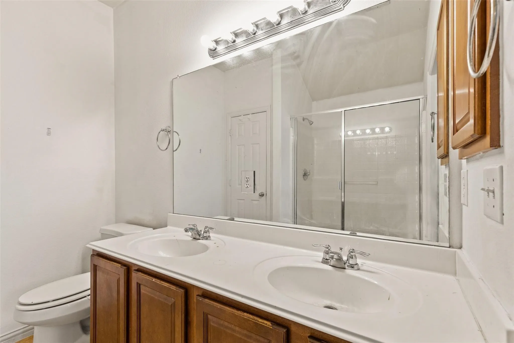 Single Family Residence For Rent in Collin County , 325 Crosscreek Drive, Princeton, Texas 75407, 4 Bedroom, 2 Bathroom, 2 Garage spaces, 1,540 Sqft, built in 2009, mls#21291248, Real Estate Agent in Princeton, Homes For Rent in Collin county, Homes For Rent in Princeton, Realtor in Princeton Texas, Real Estate Brokerage Independent Realty Texas, Luminita Cordes Realtor