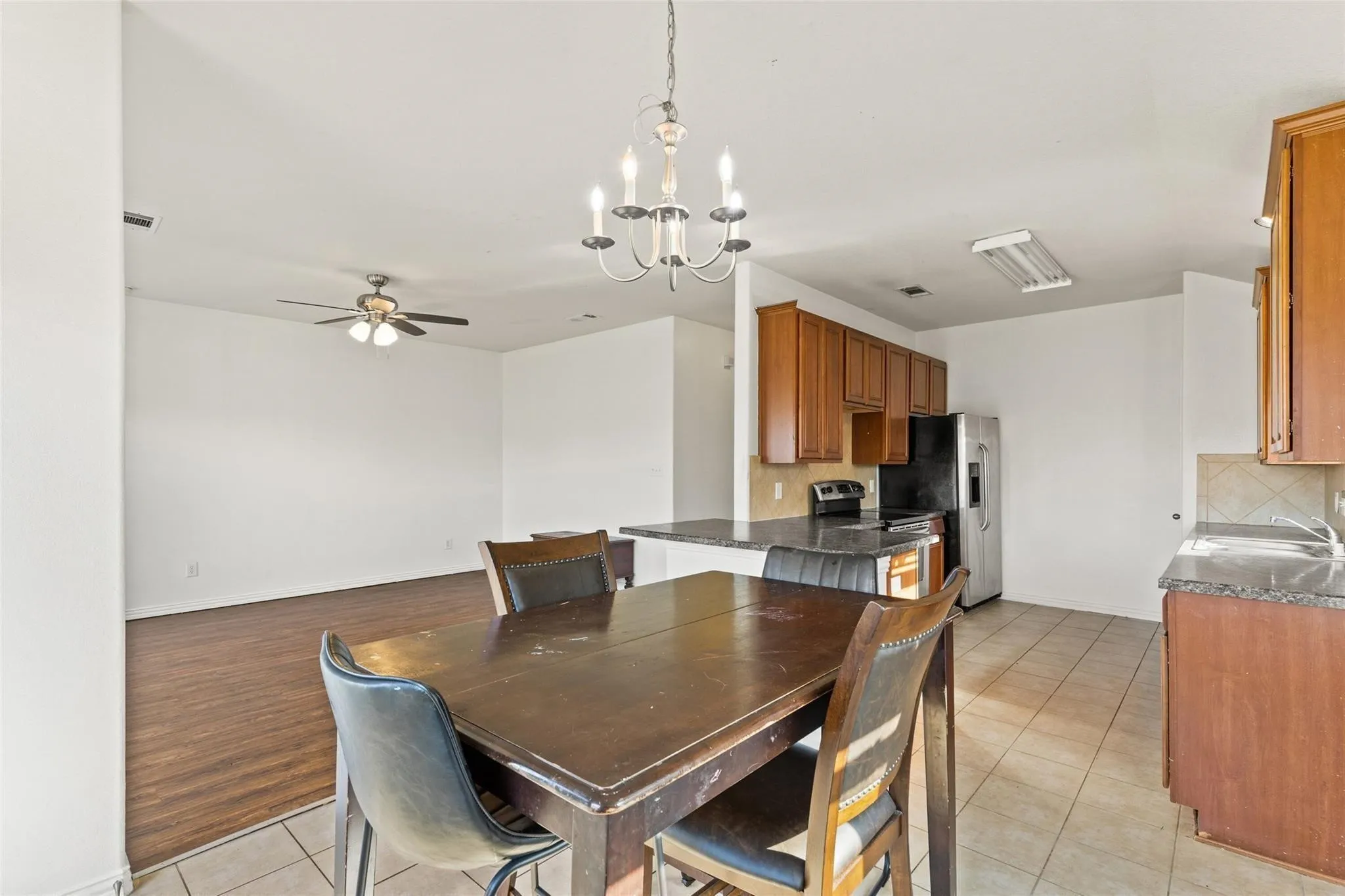 Single Family Residence For Rent in Collin County , 325 Crosscreek Drive, Princeton, Texas 75407, 4 Bedroom, 2 Bathroom, 2 Garage spaces, 1,540 Sqft, built in 2009, mls#21291248, Real Estate Agent in Princeton, Homes For Rent in Collin county, Homes For Rent in Princeton, Realtor in Princeton Texas, Real Estate Brokerage Independent Realty Texas, Luminita Cordes Realtor