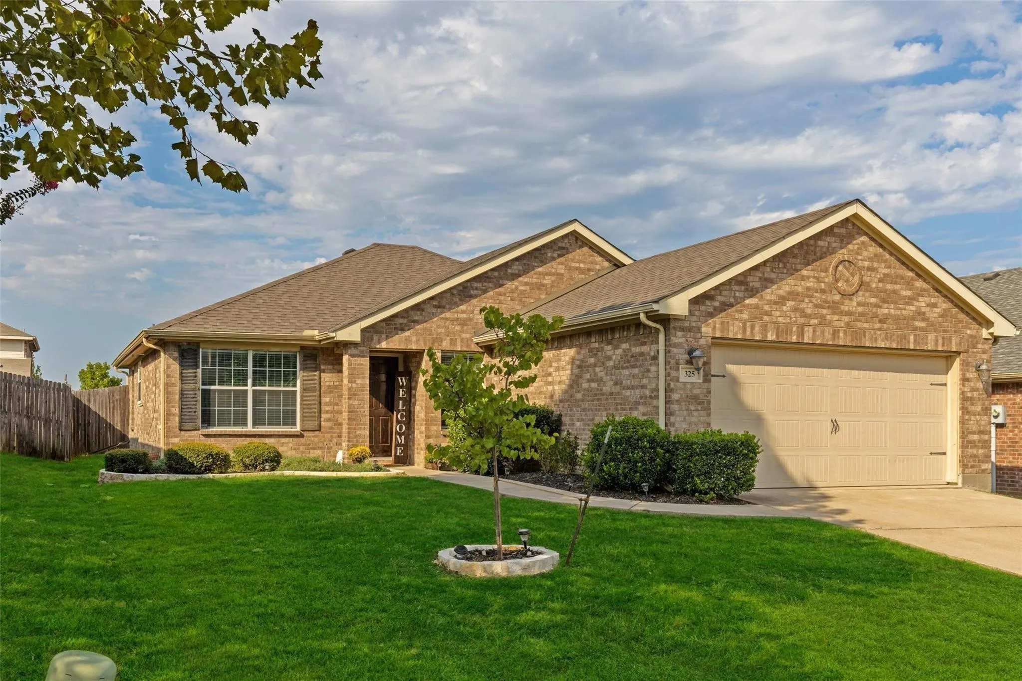 Single Family Residence For Rent in Collin County , 325 Crosscreek Drive, Princeton, Texas 75407, 4 Bedroom, 2 Bathroom, 2 Garage spaces, 1,540 Sqft, built in 2009, mls#21291248, Real Estate Agent in Princeton, Homes For Rent in Collin county, Homes For Rent in Princeton, Realtor in Princeton Texas, Real Estate Brokerage Independent Realty Texas, Luminita Cordes Realtor