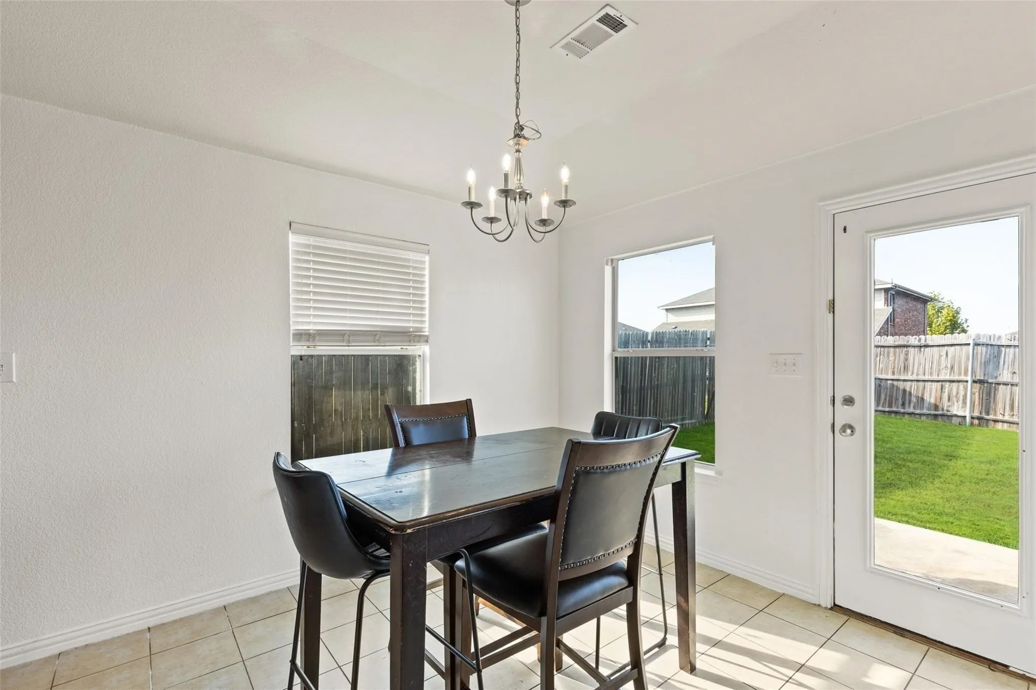 Single Family Residence For Rent in Collin County , 325 Crosscreek Drive, Princeton, Texas 75407, 4 Bedroom, 2 Bathroom, 2 Garage spaces, 1,540 Sqft, built in 2009, mls#21291248, Real Estate Agent in Princeton, Homes For Rent in Collin county, Homes For Rent in Princeton, Realtor in Princeton Texas, Real Estate Brokerage Independent Realty Texas, Luminita Cordes Realtor