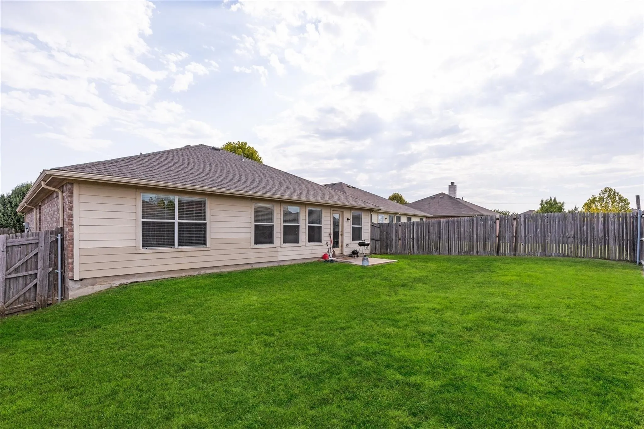 Single Family Residence For Rent in Collin County , 325 Crosscreek Drive, Princeton, Texas 75407, 4 Bedroom, 2 Bathroom, 2 Garage spaces, 1,540 Sqft, built in 2009, mls#21291248, Real Estate Agent in Princeton, Homes For Rent in Collin county, Homes For Rent in Princeton, Realtor in Princeton Texas, Real Estate Brokerage Independent Realty Texas, Luminita Cordes Realtor