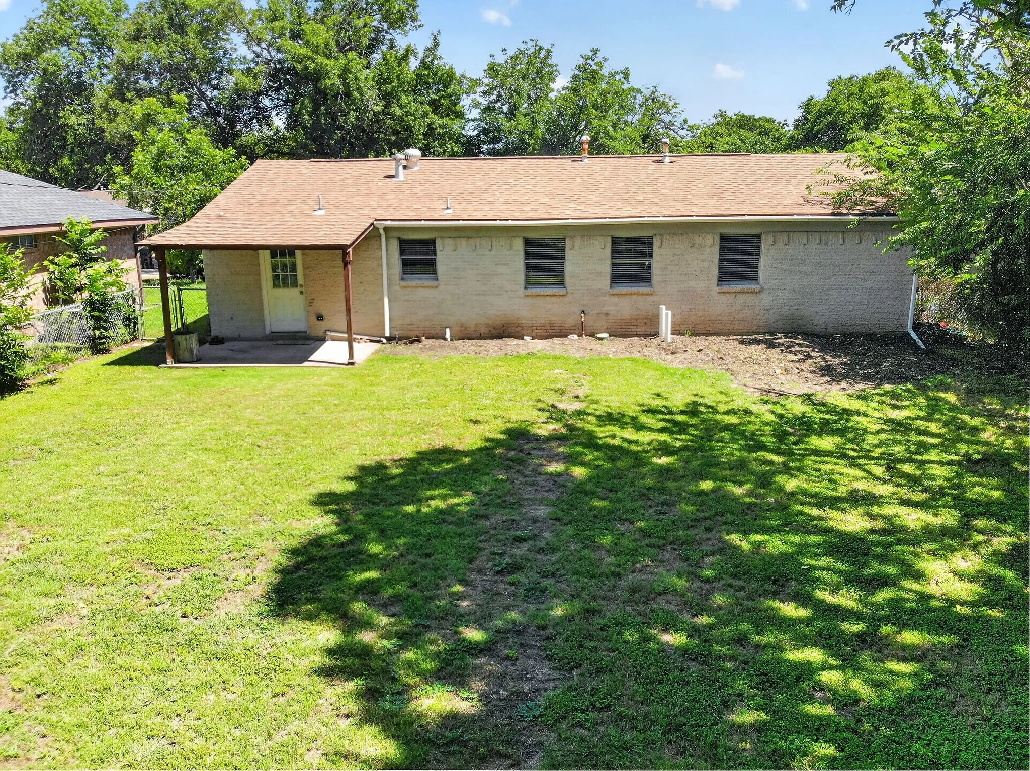 Single Family Residence For Sale in Collin County , 2912 Price Drive, Plano, Texas 75074, 3 Bedroom, 1 Bathroom, 1 Garage spaces, 1,044 Sqft, built in 1962, mls#21291141, Real Estate Agent in Plano, Homes For Sale in Collin county, Homes For Sale in Plano, Realtor in Plano Texas, Real Estate Brokerage Independent Realty Texas, Luminita Cordes Realtor