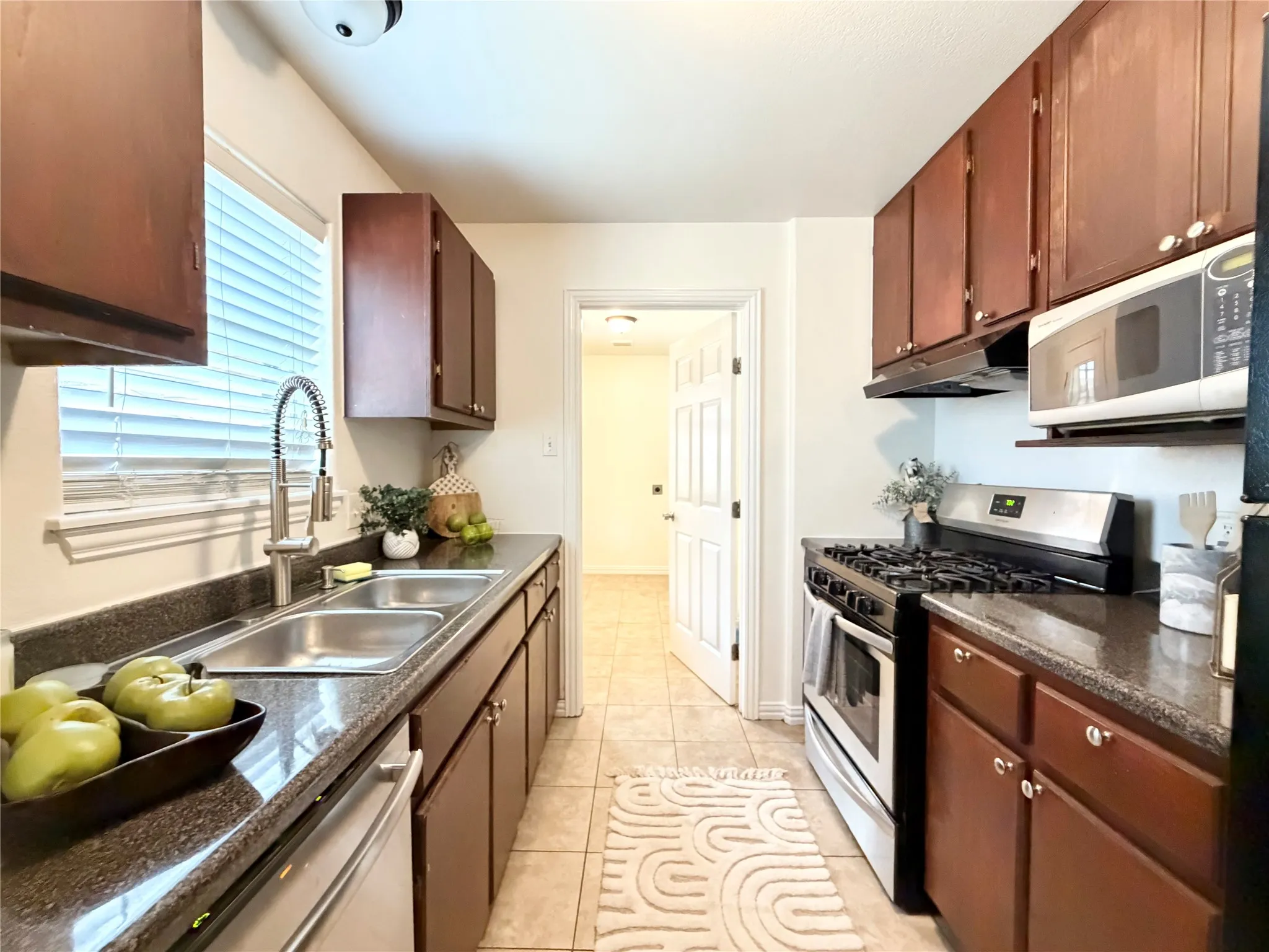 Single Family Residence For Sale in Collin County , 2912 Price Drive, Plano, Texas 75074, 3 Bedroom, 1 Bathroom, 1 Garage spaces, 1,044 Sqft, built in 1962, mls#21291141, Real Estate Agent in Plano, Homes For Sale in Collin county, Homes For Sale in Plano, Realtor in Plano Texas, Real Estate Brokerage Independent Realty Texas, Luminita Cordes Realtor