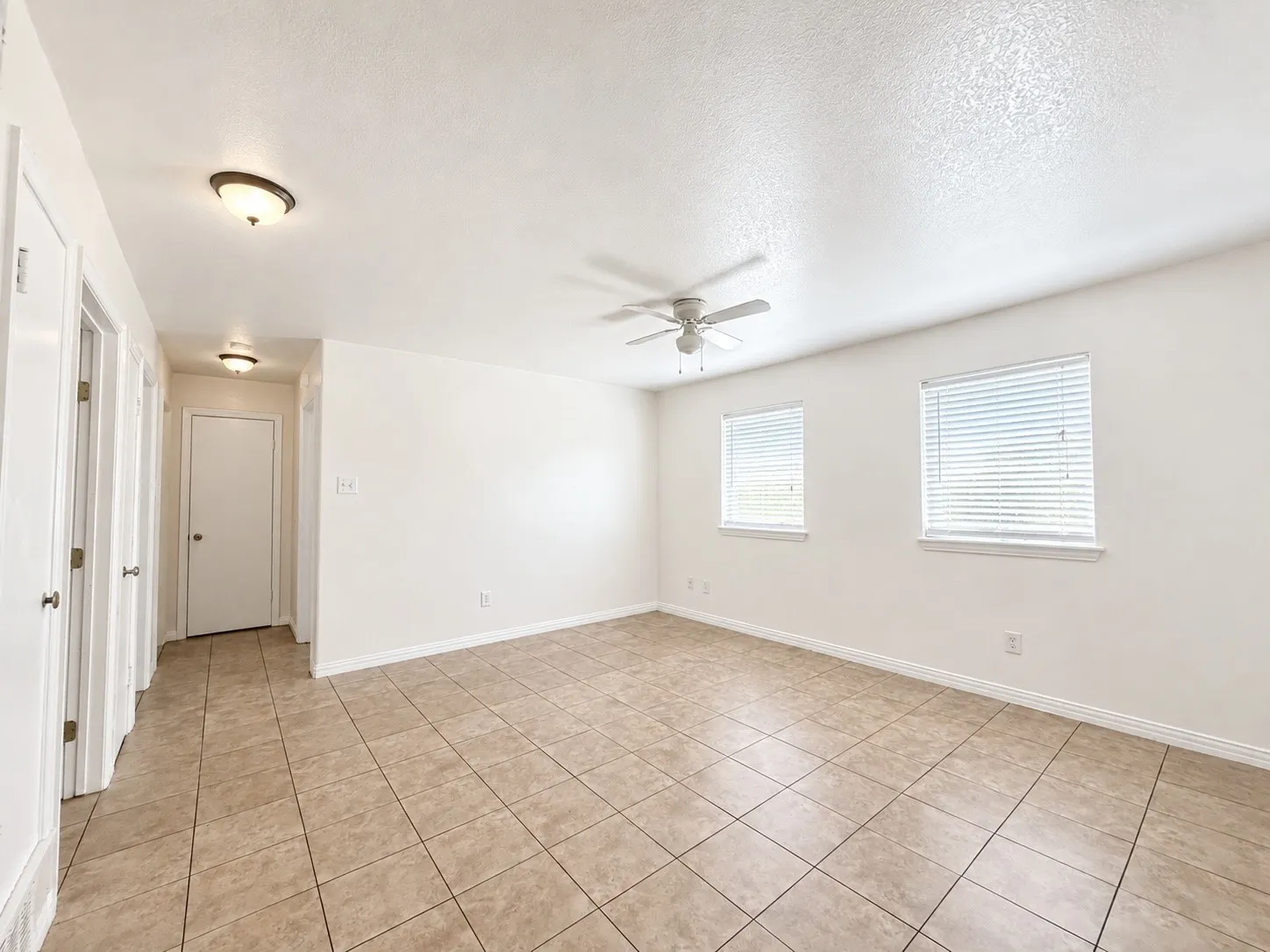 Single Family Residence For Sale in Collin County , 2912 Price Drive, Plano, Texas 75074, 3 Bedroom, 1 Bathroom, 1 Garage spaces, 1,044 Sqft, built in 1962, mls#21291141, Real Estate Agent in Plano, Homes For Sale in Collin county, Homes For Sale in Plano, Realtor in Plano Texas, Real Estate Brokerage Independent Realty Texas, Luminita Cordes Realtor