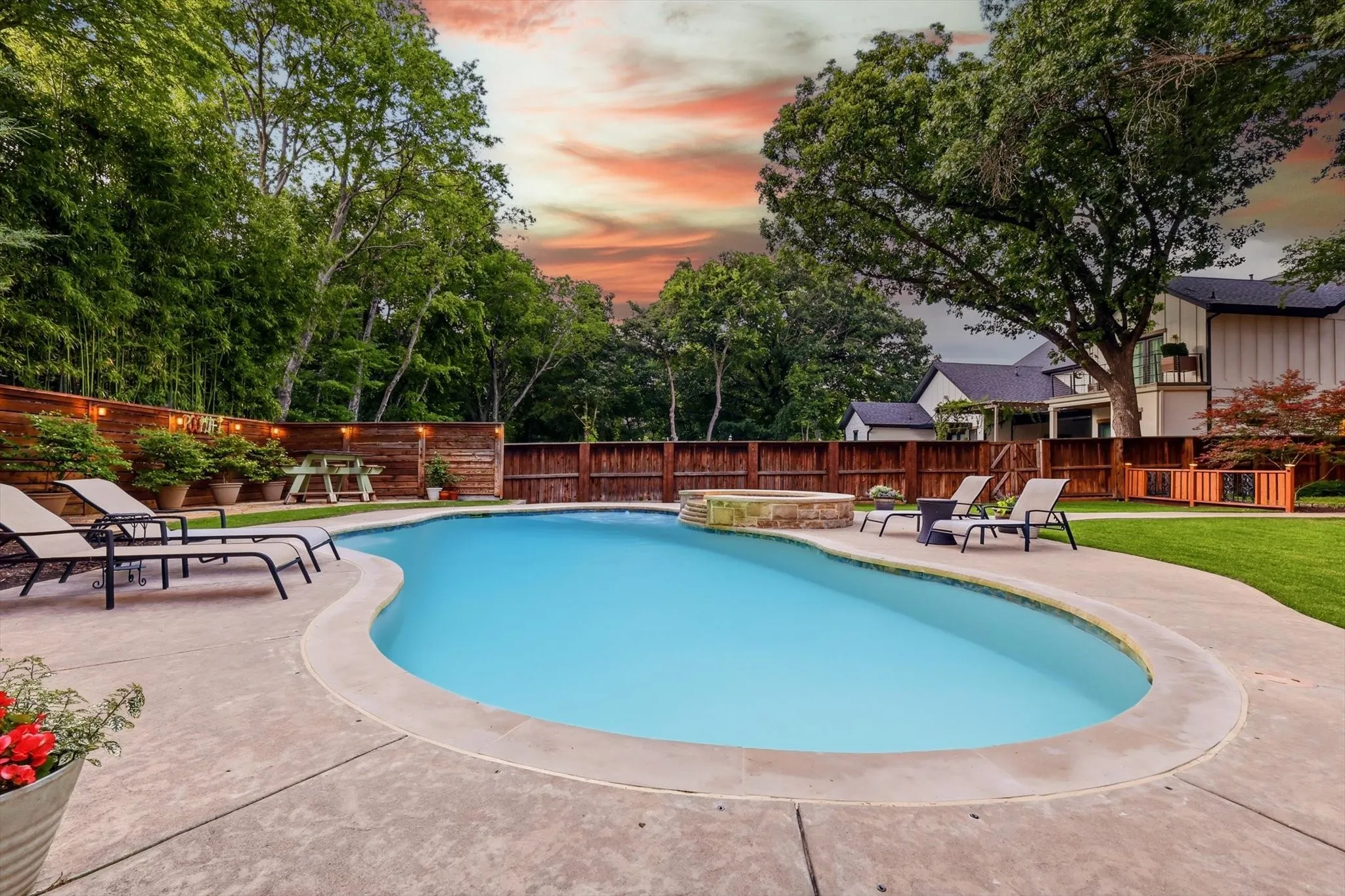 Single Family Residence For Sale in Collin County , 908 Baker Street, Mc Kinney, Texas 75069, 3 Bedroom, 3 Bathroom, 3 Garage spaces, 2,564 Sqft, built in 2019, mls#21287562, Real Estate Agent in Mc Kinney, Homes For Sale in Collin county, Homes For Sale in Mc Kinney, Realtor in Mc Kinney Texas, Real Estate Brokerage Independent Realty Texas, Luminita Cordes Realtor