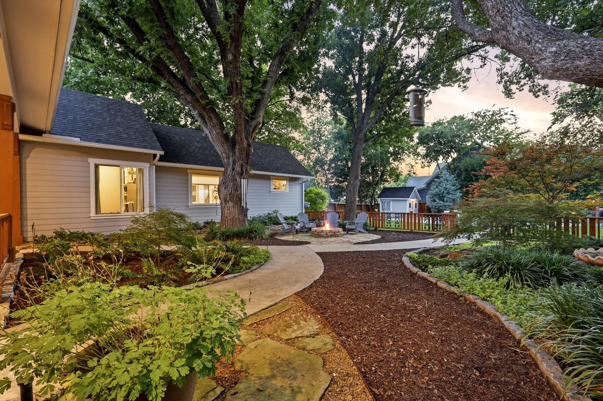 Single Family Residence For Sale in Collin County , 908 Baker Street, Mc Kinney, Texas 75069, 3 Bedroom, 3 Bathroom, 3 Garage spaces, 2,564 Sqft, built in 2019, mls#21287562, Real Estate Agent in Mc Kinney, Homes For Sale in Collin county, Homes For Sale in Mc Kinney, Realtor in Mc Kinney Texas, Real Estate Brokerage Independent Realty Texas, Luminita Cordes Realtor