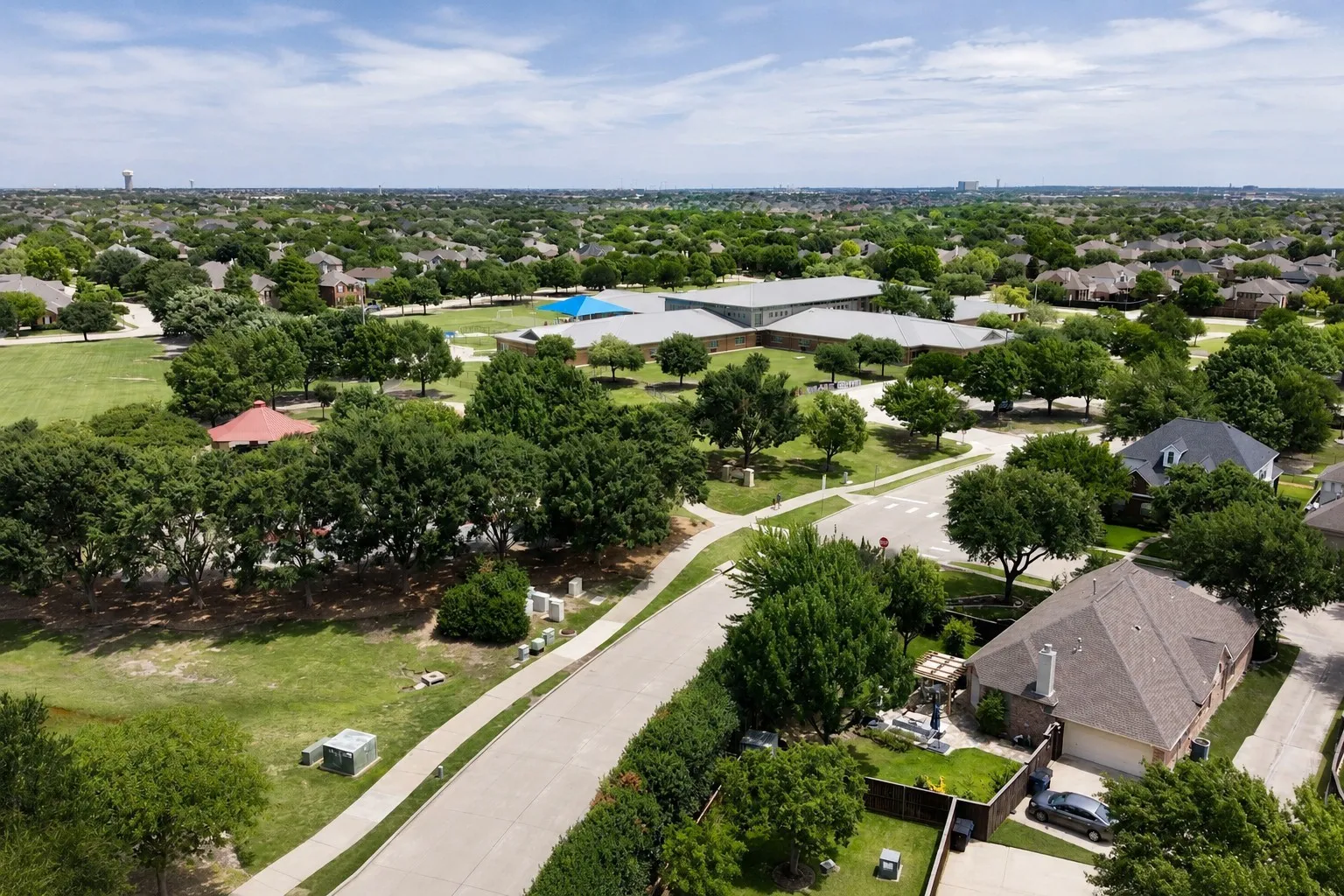 Single Family Residence For Sale in Denton County , 9461 Wichita Trail, Frisco, Texas 75033, 4 Bedroom, 2 Bathroom, 2 Garage spaces, 1,753 Sqft, built in 1999, mls#21290921, Real Estate Agent in Frisco, Homes For Sale in Denton county, Homes For Sale in Frisco, Realtor in Frisco Texas, Real Estate Brokerage Independent Realty Texas, Luminita Cordes Realtor