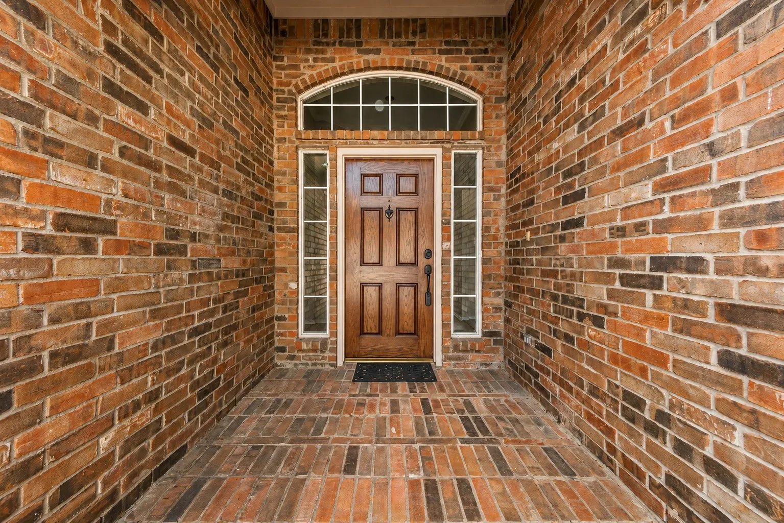 Single Family Residence For Sale in Denton County , 9461 Wichita Trail, Frisco, Texas 75033, 4 Bedroom, 2 Bathroom, 2 Garage spaces, 1,753 Sqft, built in 1999, mls#21290921, Real Estate Agent in Frisco, Homes For Sale in Denton county, Homes For Sale in Frisco, Realtor in Frisco Texas, Real Estate Brokerage Independent Realty Texas, Luminita Cordes Realtor