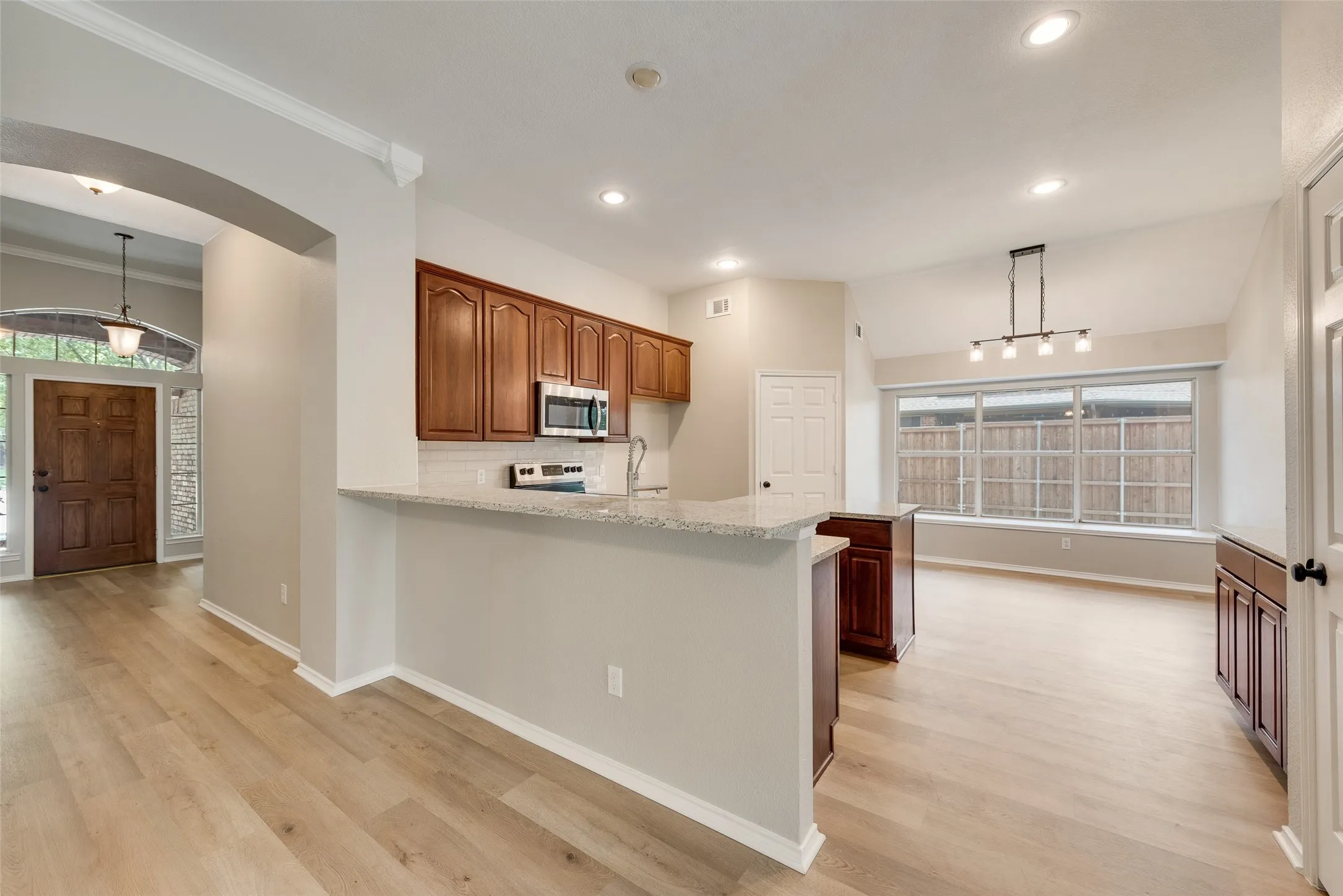 Single Family Residence For Sale in Denton County , 9461 Wichita Trail, Frisco, Texas 75033, 4 Bedroom, 2 Bathroom, 2 Garage spaces, 1,753 Sqft, built in 1999, mls#21290921, Real Estate Agent in Frisco, Homes For Sale in Denton county, Homes For Sale in Frisco, Realtor in Frisco Texas, Real Estate Brokerage Independent Realty Texas, Luminita Cordes Realtor