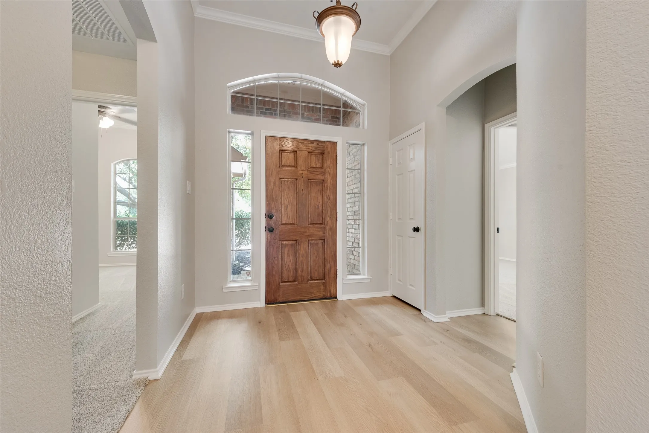 Single Family Residence For Sale in Denton County , 9461 Wichita Trail, Frisco, Texas 75033, 4 Bedroom, 2 Bathroom, 2 Garage spaces, 1,753 Sqft, built in 1999, mls#21290921, Real Estate Agent in Frisco, Homes For Sale in Denton county, Homes For Sale in Frisco, Realtor in Frisco Texas, Real Estate Brokerage Independent Realty Texas, Luminita Cordes Realtor