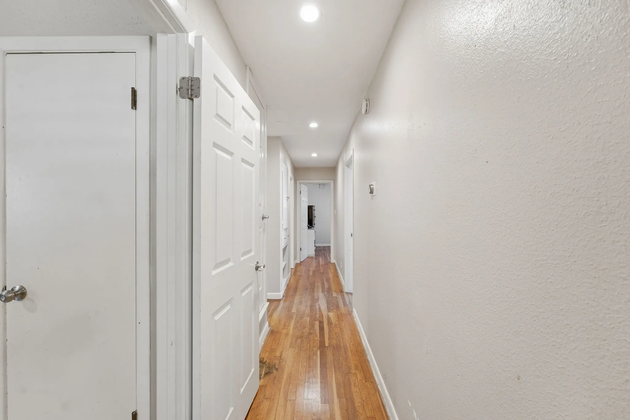Single Family Residence For Sale in Grayson County , 1411 Robin Drive, Sherman, Texas 75092, 3 Bedroom, 2 Bathroom, 2 Garage spaces, 1,439 Sqft, built in 1960, mls#21288647, Real Estate Agent in Sherman, Homes For Sale in Grayson county, Homes For Sale in Sherman, Realtor in Sherman Texas, Real Estate Brokerage Independent Realty Texas, Luminita Cordes Realtor