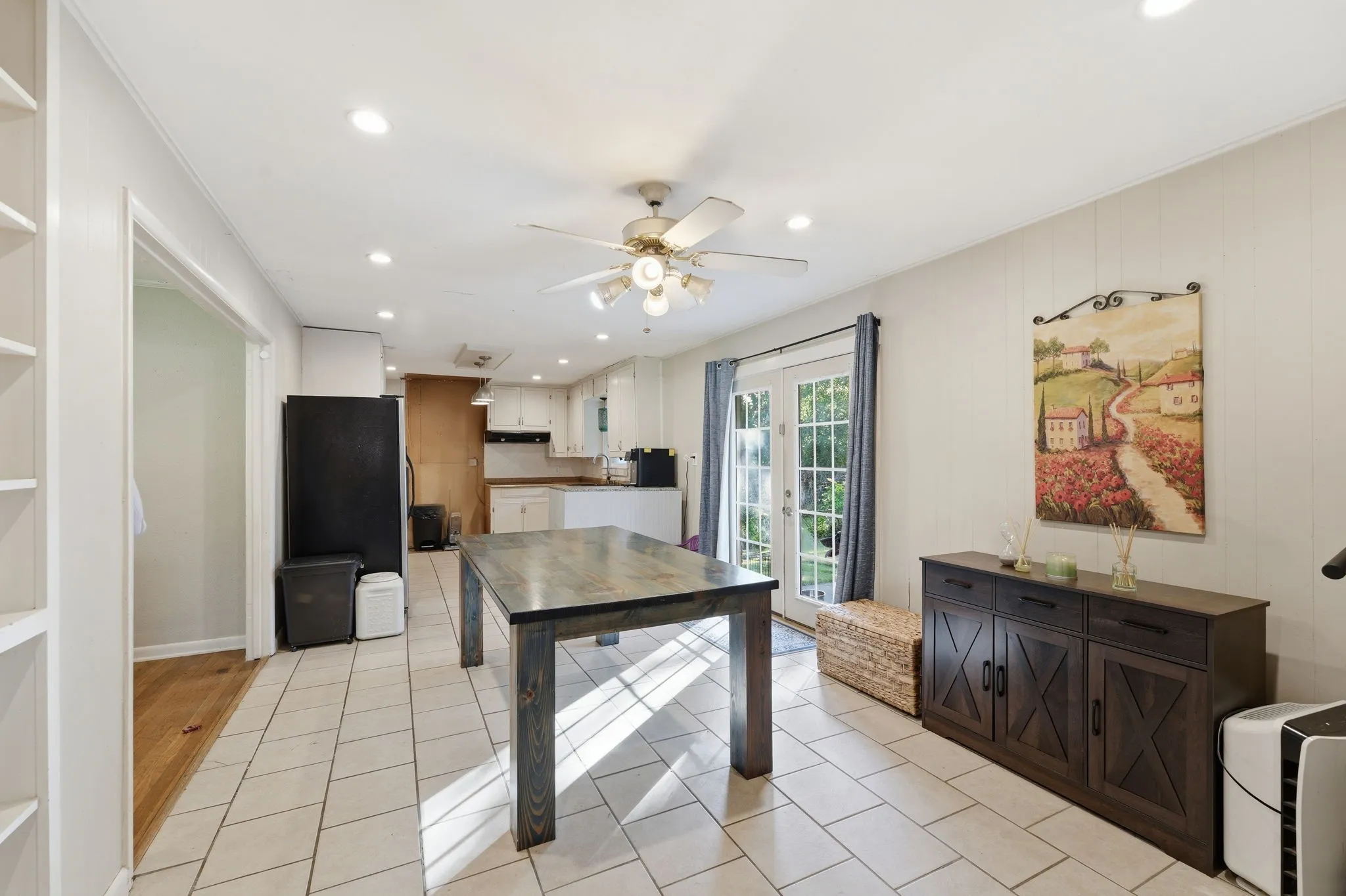 Single Family Residence For Sale in Grayson County , 1411 Robin Drive, Sherman, Texas 75092, 3 Bedroom, 2 Bathroom, 2 Garage spaces, 1,439 Sqft, built in 1960, mls#21288647, Real Estate Agent in Sherman, Homes For Sale in Grayson county, Homes For Sale in Sherman, Realtor in Sherman Texas, Real Estate Brokerage Independent Realty Texas, Luminita Cordes Realtor