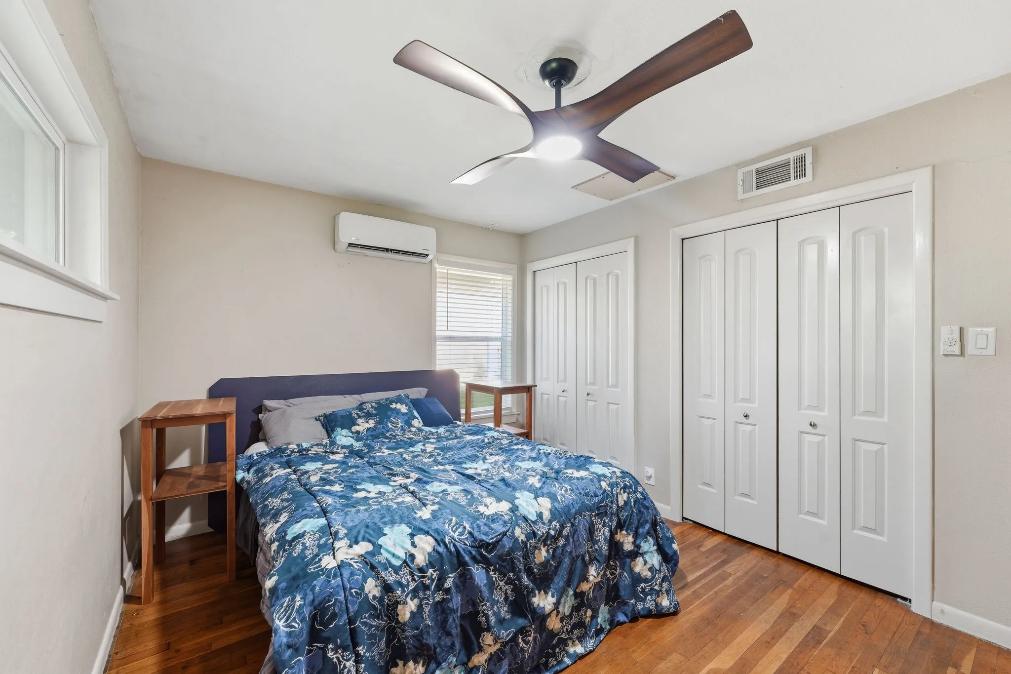 Single Family Residence For Sale in Grayson County , 1411 Robin Drive, Sherman, Texas 75092, 3 Bedroom, 2 Bathroom, 2 Garage spaces, 1,439 Sqft, built in 1960, mls#21288647, Real Estate Agent in Sherman, Homes For Sale in Grayson county, Homes For Sale in Sherman, Realtor in Sherman Texas, Real Estate Brokerage Independent Realty Texas, Luminita Cordes Realtor