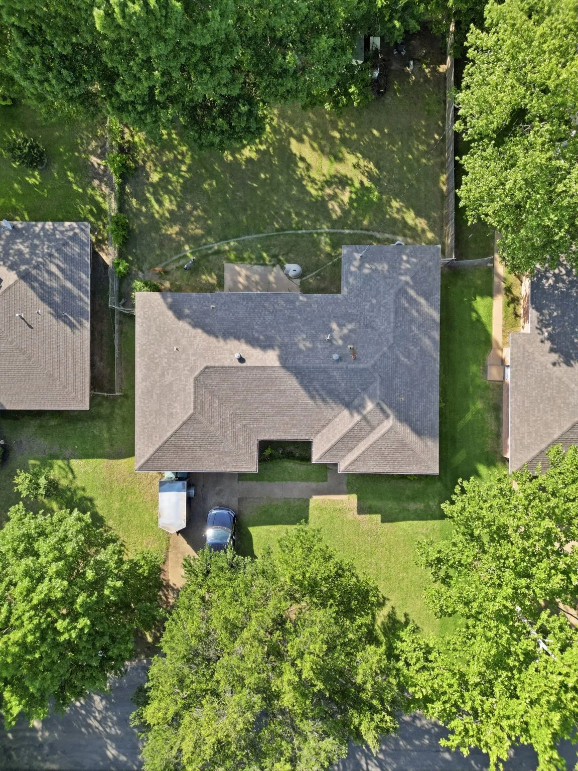 Single Family Residence For Sale in Grayson County , 1411 Robin Drive, Sherman, Texas 75092, 3 Bedroom, 2 Bathroom, 2 Garage spaces, 1,439 Sqft, built in 1960, mls#21288647, Real Estate Agent in Sherman, Homes For Sale in Grayson county, Homes For Sale in Sherman, Realtor in Sherman Texas, Real Estate Brokerage Independent Realty Texas, Luminita Cordes Realtor