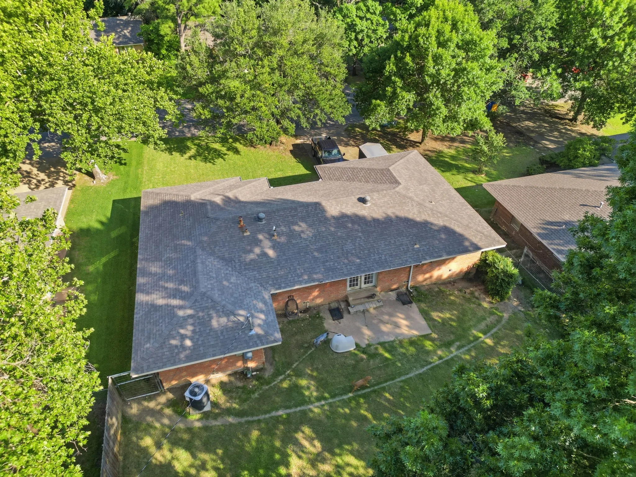 Single Family Residence For Sale in Grayson County , 1411 Robin Drive, Sherman, Texas 75092, 3 Bedroom, 2 Bathroom, 2 Garage spaces, 1,439 Sqft, built in 1960, mls#21288647, Real Estate Agent in Sherman, Homes For Sale in Grayson county, Homes For Sale in Sherman, Realtor in Sherman Texas, Real Estate Brokerage Independent Realty Texas, Luminita Cordes Realtor
