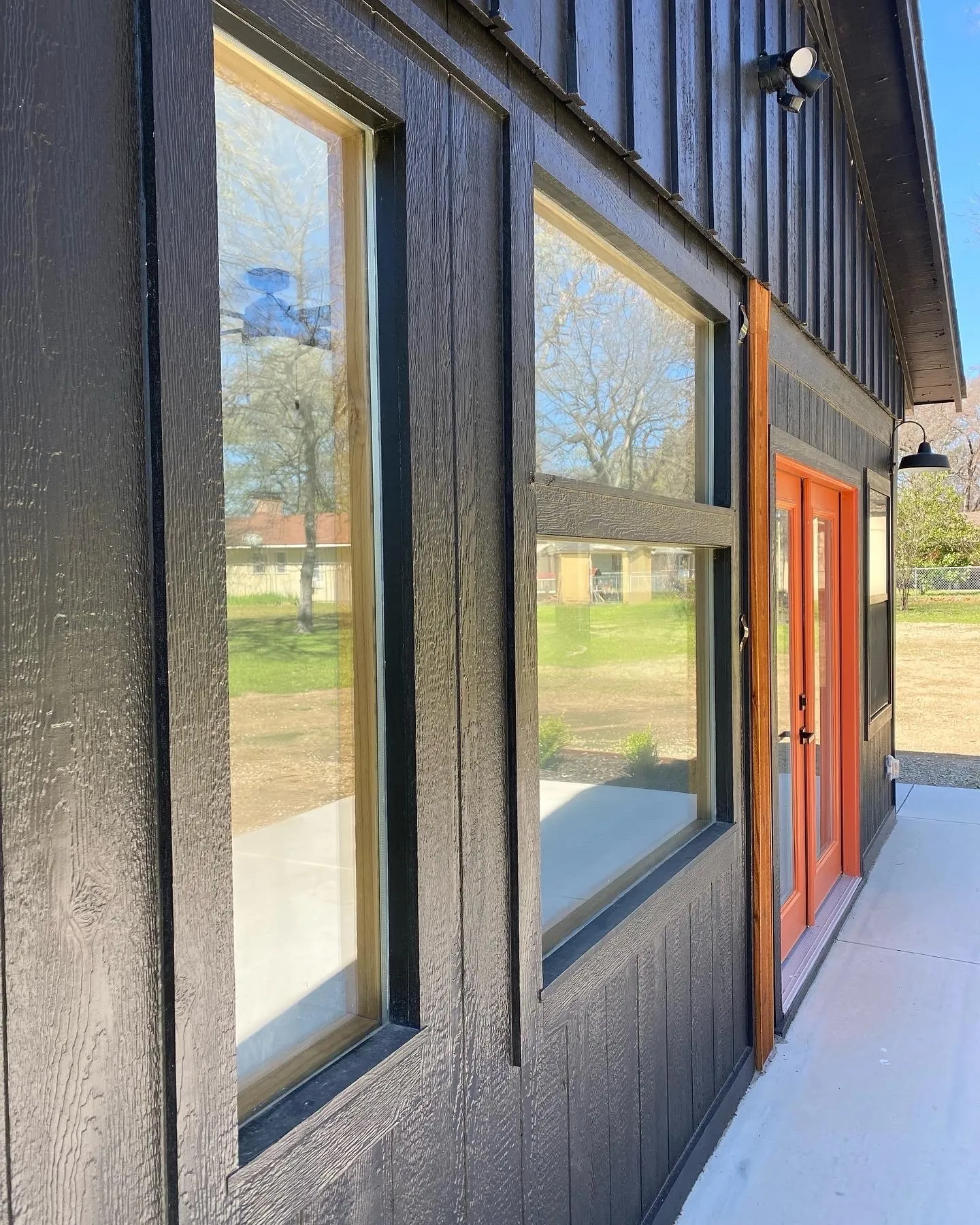 Large windows in back porch to view the water
