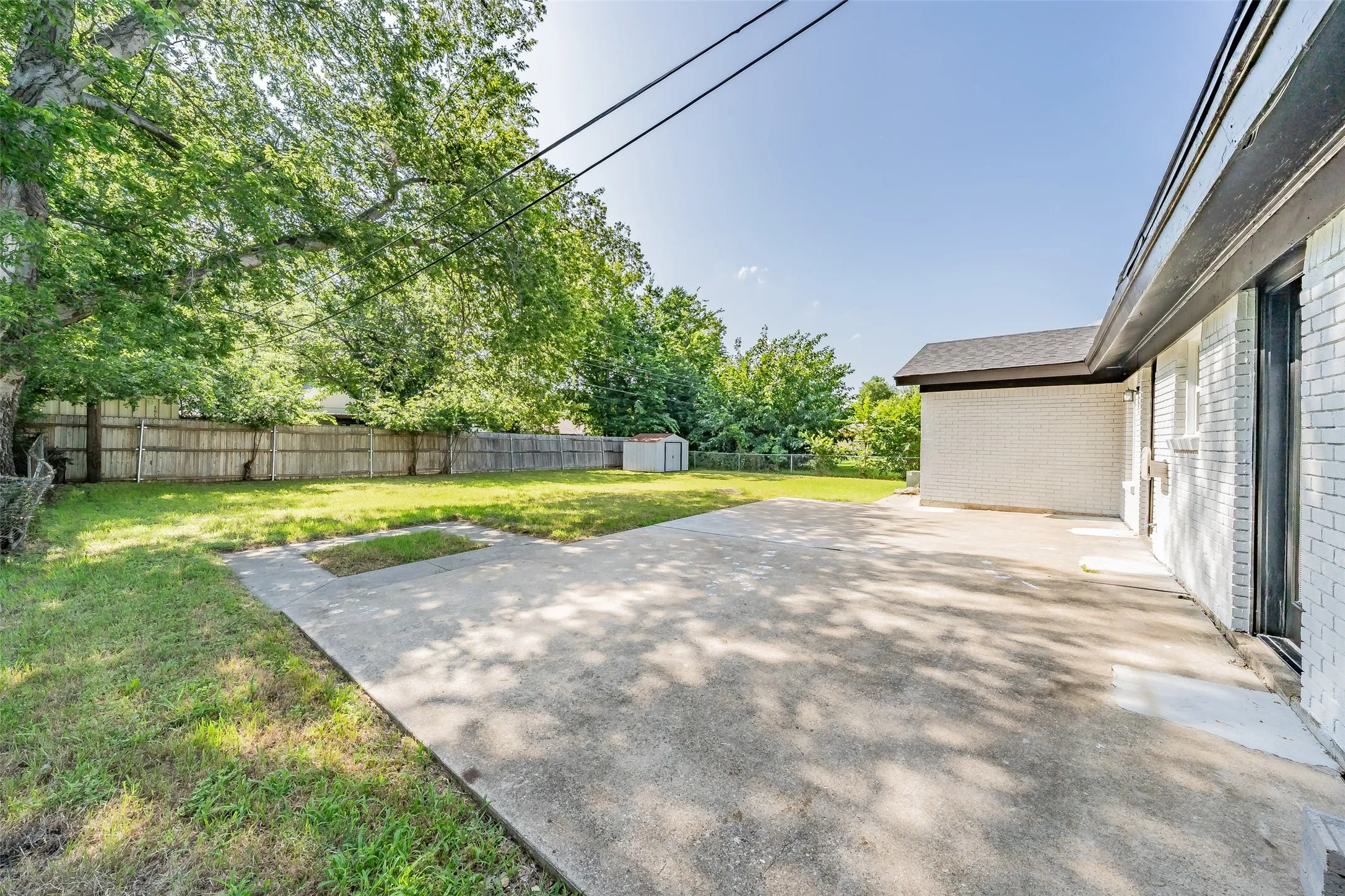 Single Family Residence For Sale in Tarrant County , 4920 Colorado Boulevard, North Richland Hills, Texas 76180, 3 Bedroom, 2 Bathroom, 1 Garage spaces, 1,410 Sqft, built in 1960, mls#21290160, Real Estate Agent in North Richland Hills, Homes For Sale in Tarrant county, Homes For Sale in North Richland Hills, Realtor in North Richland Hills Texas, Real Estate Brokerage Independent Realty Texas, Luminita Cordes Realtor