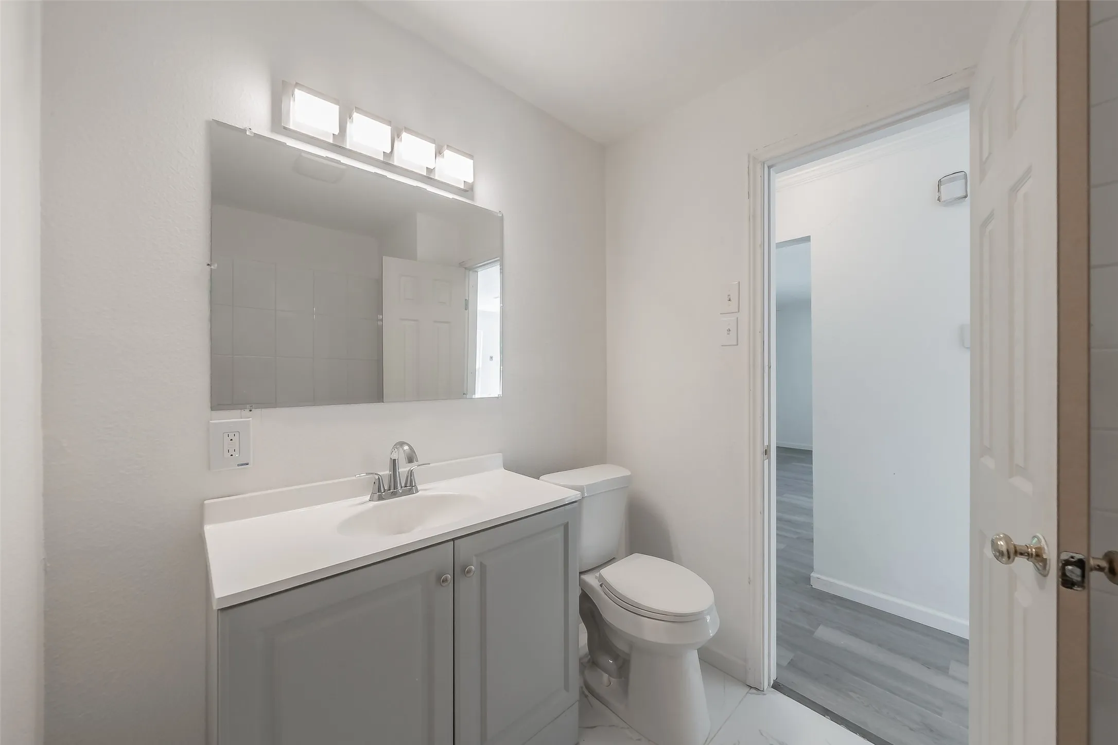 Single Family Residence For Sale in Tarrant County , 4920 Colorado Boulevard, North Richland Hills, Texas 76180, 3 Bedroom, 2 Bathroom, 1 Garage spaces, 1,410 Sqft, built in 1960, mls#21290160, Real Estate Agent in North Richland Hills, Homes For Sale in Tarrant county, Homes For Sale in North Richland Hills, Realtor in North Richland Hills Texas, Real Estate Brokerage Independent Realty Texas, Luminita Cordes Realtor