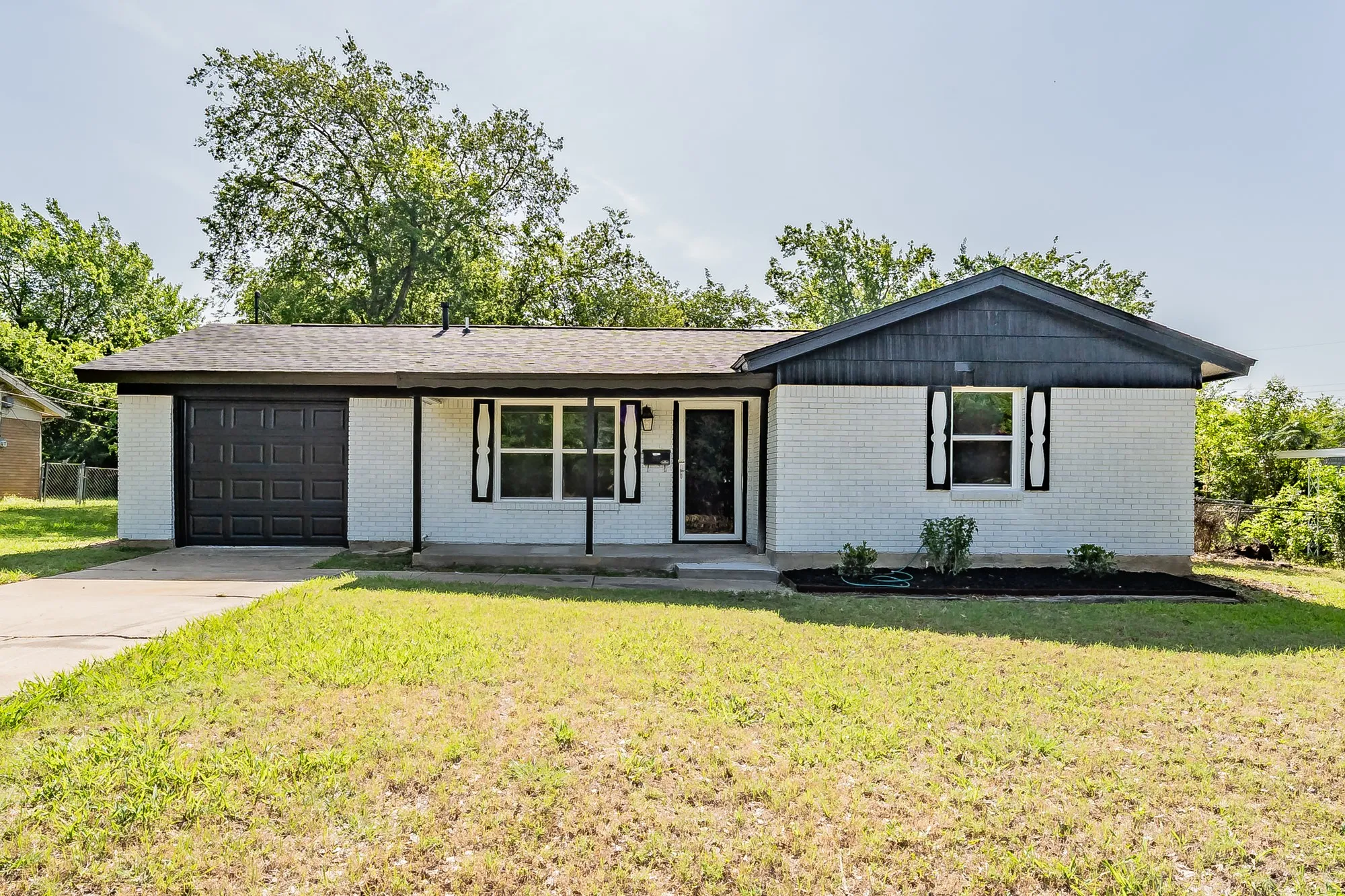 Single Family Residence For Sale in Tarrant County , 4920 Colorado Boulevard, North Richland Hills, Texas 76180, 3 Bedroom, 2 Bathroom, 1 Garage spaces, 1,410 Sqft, built in 1960, mls#21290160, Real Estate Agent in North Richland Hills, Homes For Sale in Tarrant county, Homes For Sale in North Richland Hills, Realtor in North Richland Hills Texas, Real Estate Brokerage Independent Realty Texas, Luminita Cordes Realtor