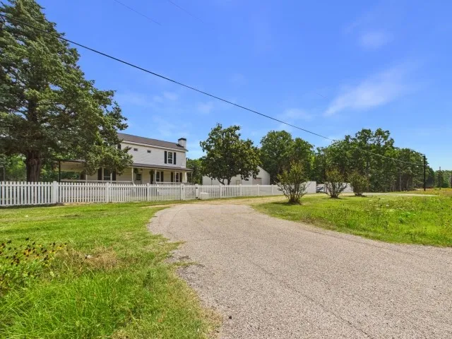 Single Family Residence For Sale in Van Zandt County , 7574 State Highway 64, Ben Wheeler, Texas 75754, 3 Bedroom, 3 Bathroom, 4 Garage spaces, 2,080 Sqft, built in 1984, mls#21291247, Real Estate Agent in Ben Wheeler, Homes For Sale in Van Zandt county, Homes For Sale in Ben Wheeler, Realtor in Ben Wheeler Texas, Real Estate Brokerage Independent Realty Texas, Luminita Cordes Realtor