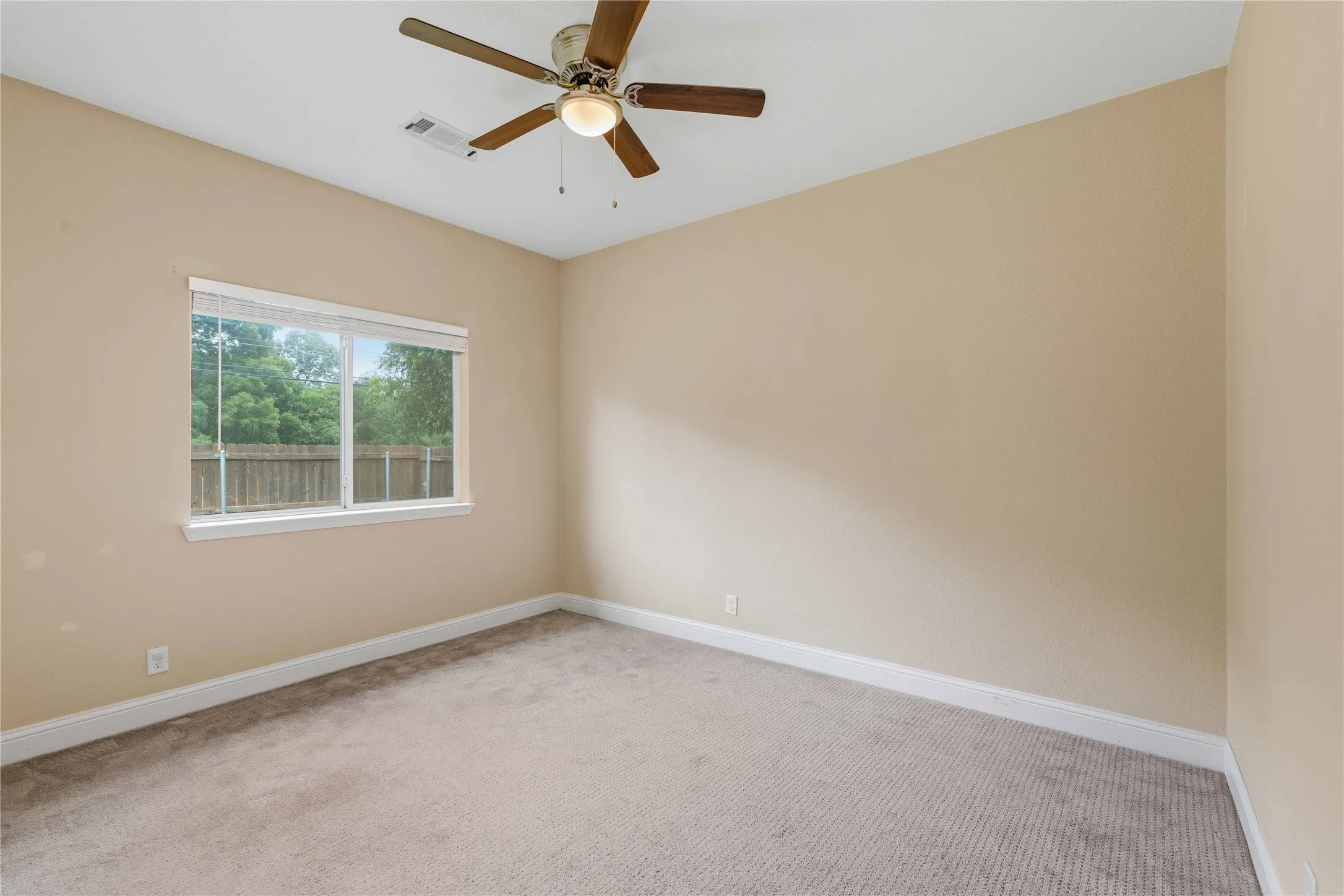 Condominium For Sale in Brown County , 3001 Waterstone Drive, Brownwood, Texas 76801, 3 Bedroom, 2 Bathroom, 2 Garage spaces, 1,482 Sqft, built in 2020, mls#21284802, Real Estate Agent in Brownwood, Homes For Sale in Brown county, Homes For Sale in Brownwood, Realtor in Brownwood Texas, Real Estate Brokerage Independent Realty Texas, Luminita Cordes Realtor