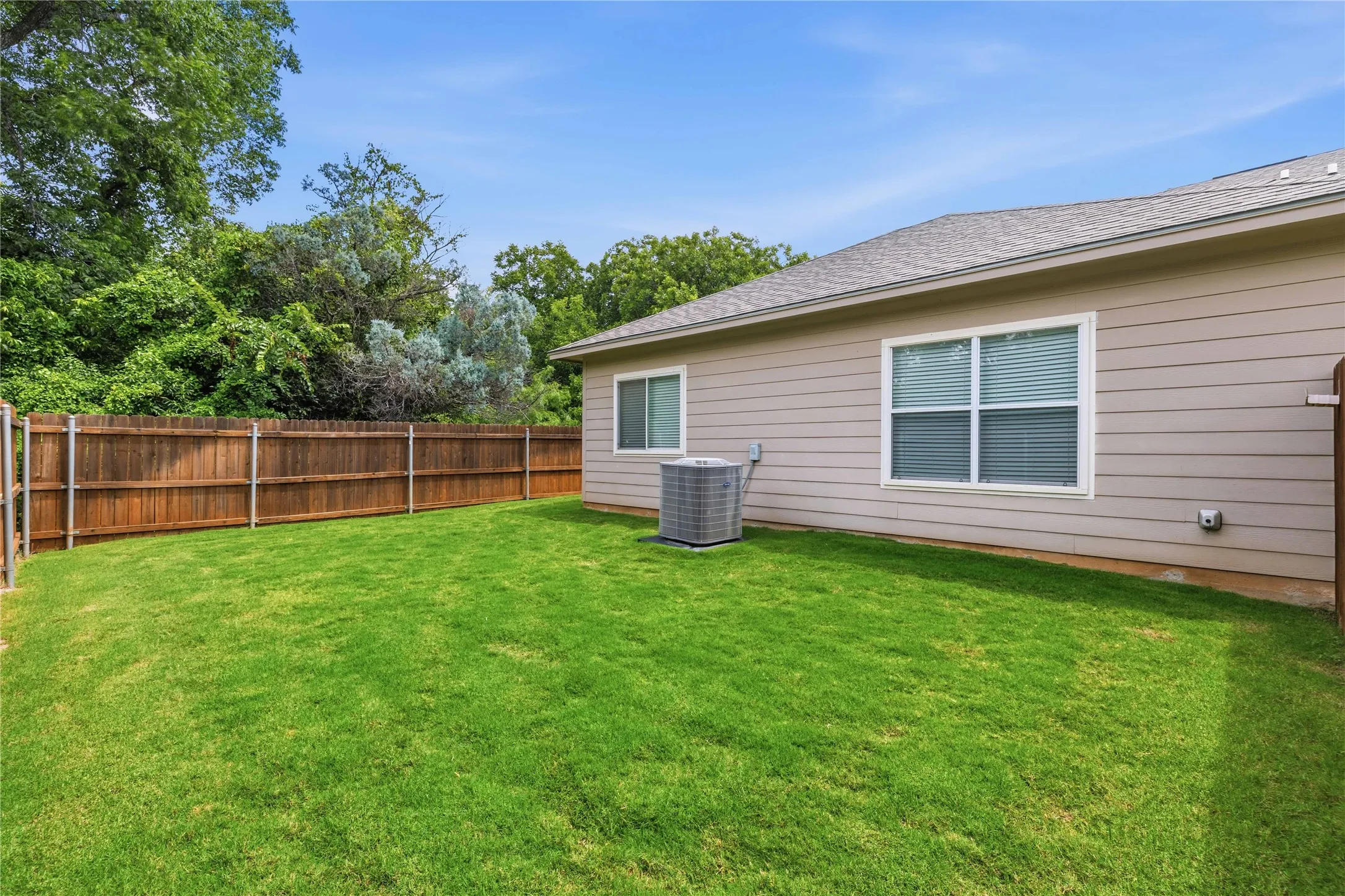 Condominium For Sale in Brown County , 3001 Waterstone Drive, Brownwood, Texas 76801, 3 Bedroom, 2 Bathroom, 2 Garage spaces, 1,482 Sqft, built in 2020, mls#21284802, Real Estate Agent in Brownwood, Homes For Sale in Brown county, Homes For Sale in Brownwood, Realtor in Brownwood Texas, Real Estate Brokerage Independent Realty Texas, Luminita Cordes Realtor
