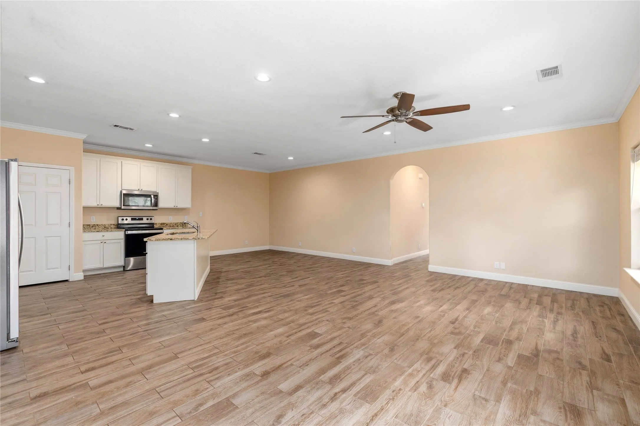Condominium For Sale in Brown County , 3001 Waterstone Drive, Brownwood, Texas 76801, 3 Bedroom, 2 Bathroom, 2 Garage spaces, 1,482 Sqft, built in 2020, mls#21284802, Real Estate Agent in Brownwood, Homes For Sale in Brown county, Homes For Sale in Brownwood, Realtor in Brownwood Texas, Real Estate Brokerage Independent Realty Texas, Luminita Cordes Realtor
